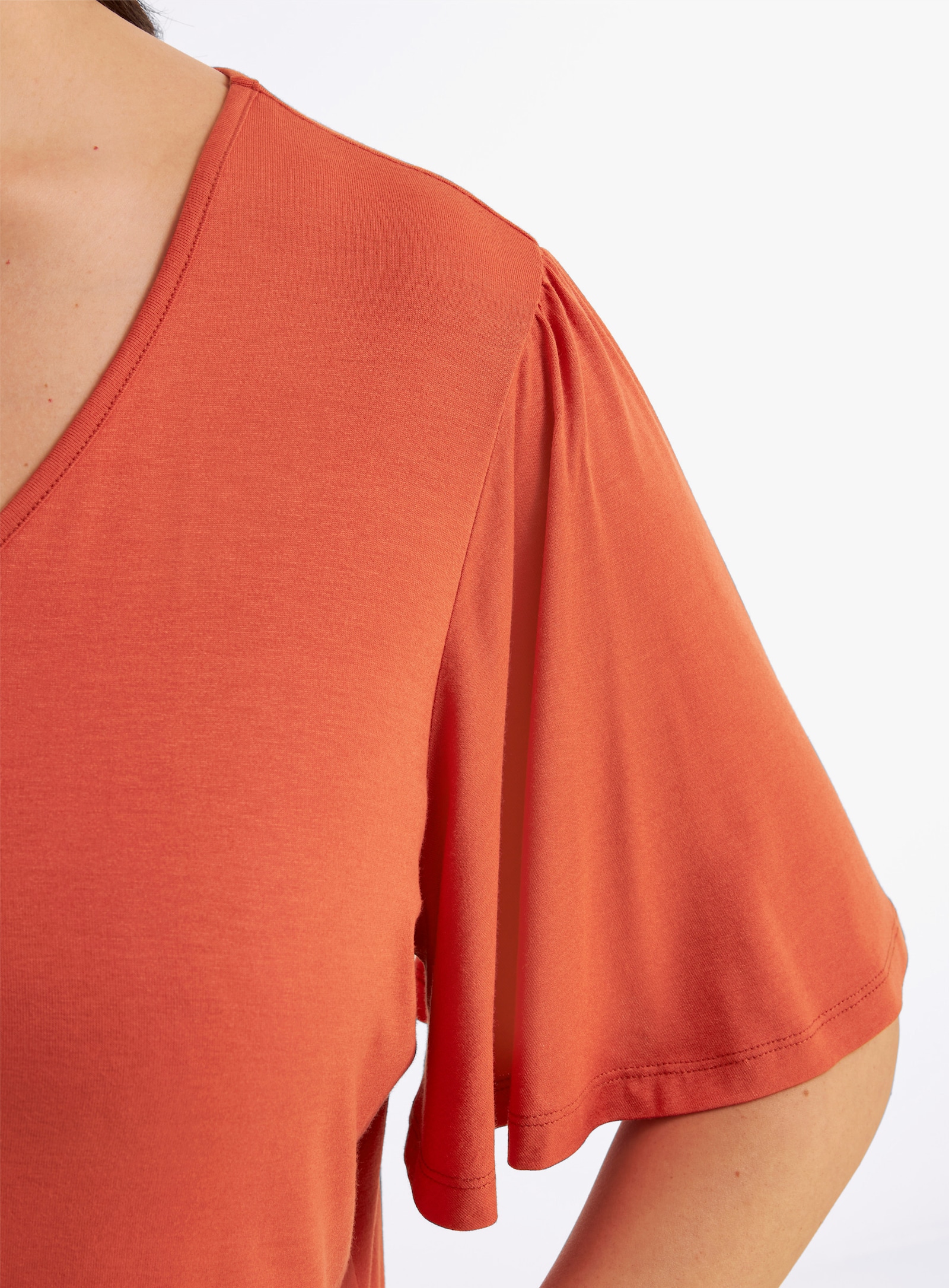 sheego V-Shirt mit Flügelärmeln und Bindeband im Nacken - terra