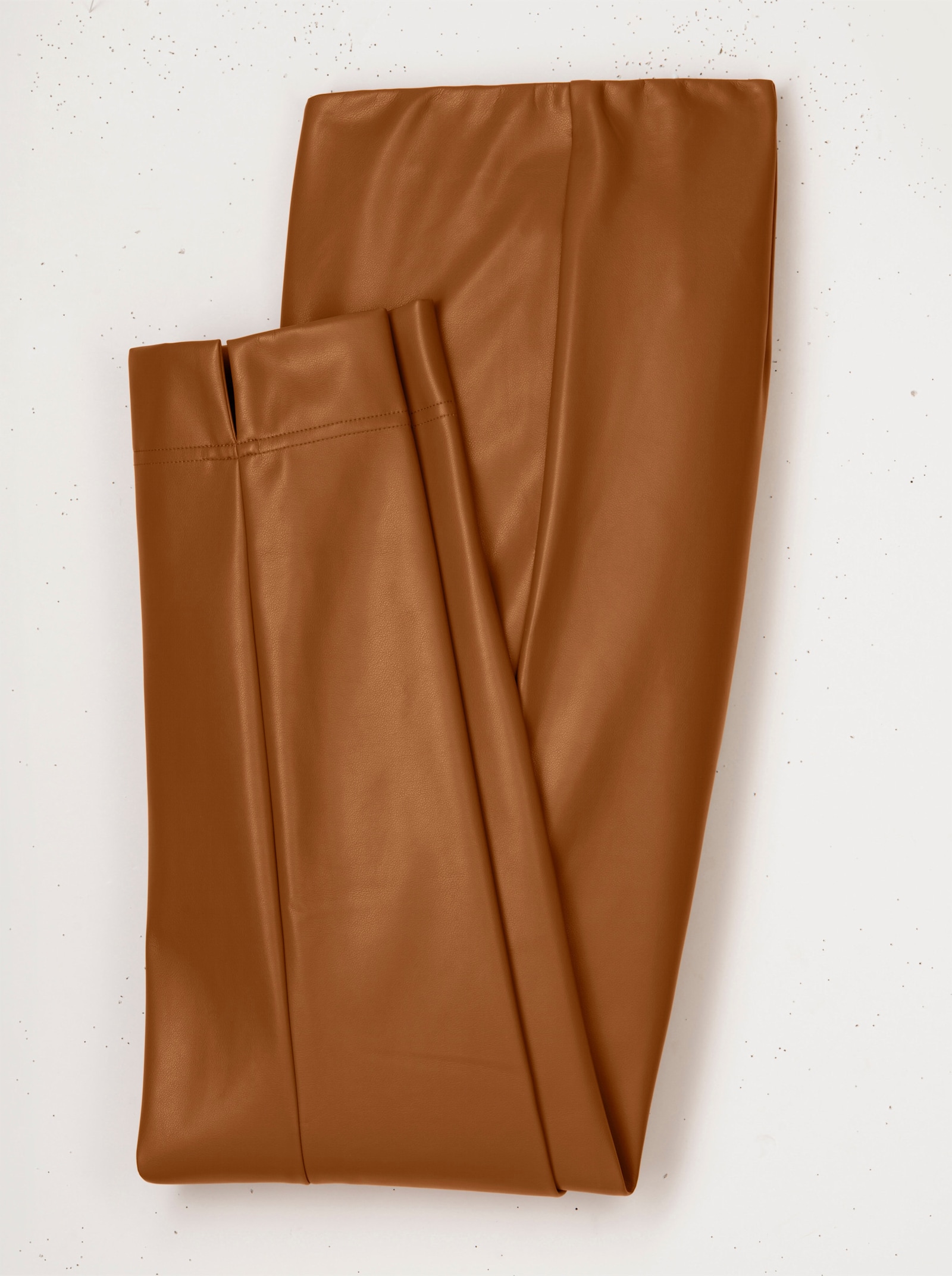 Broek van imitatieleer in smalle snit - cognac
