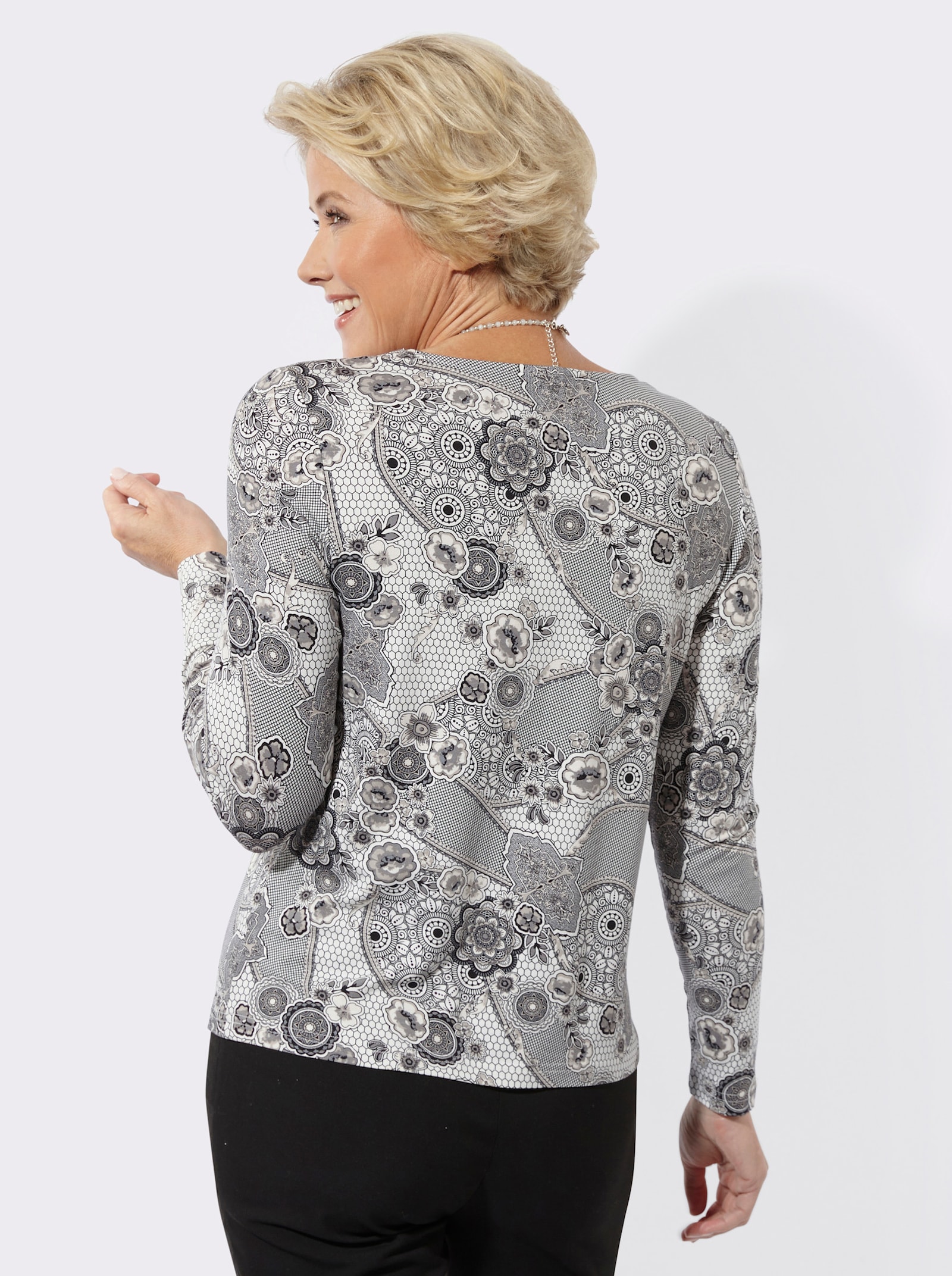 Rundhalsshirt mit floralem Print - ecru-sesam-bedruckt