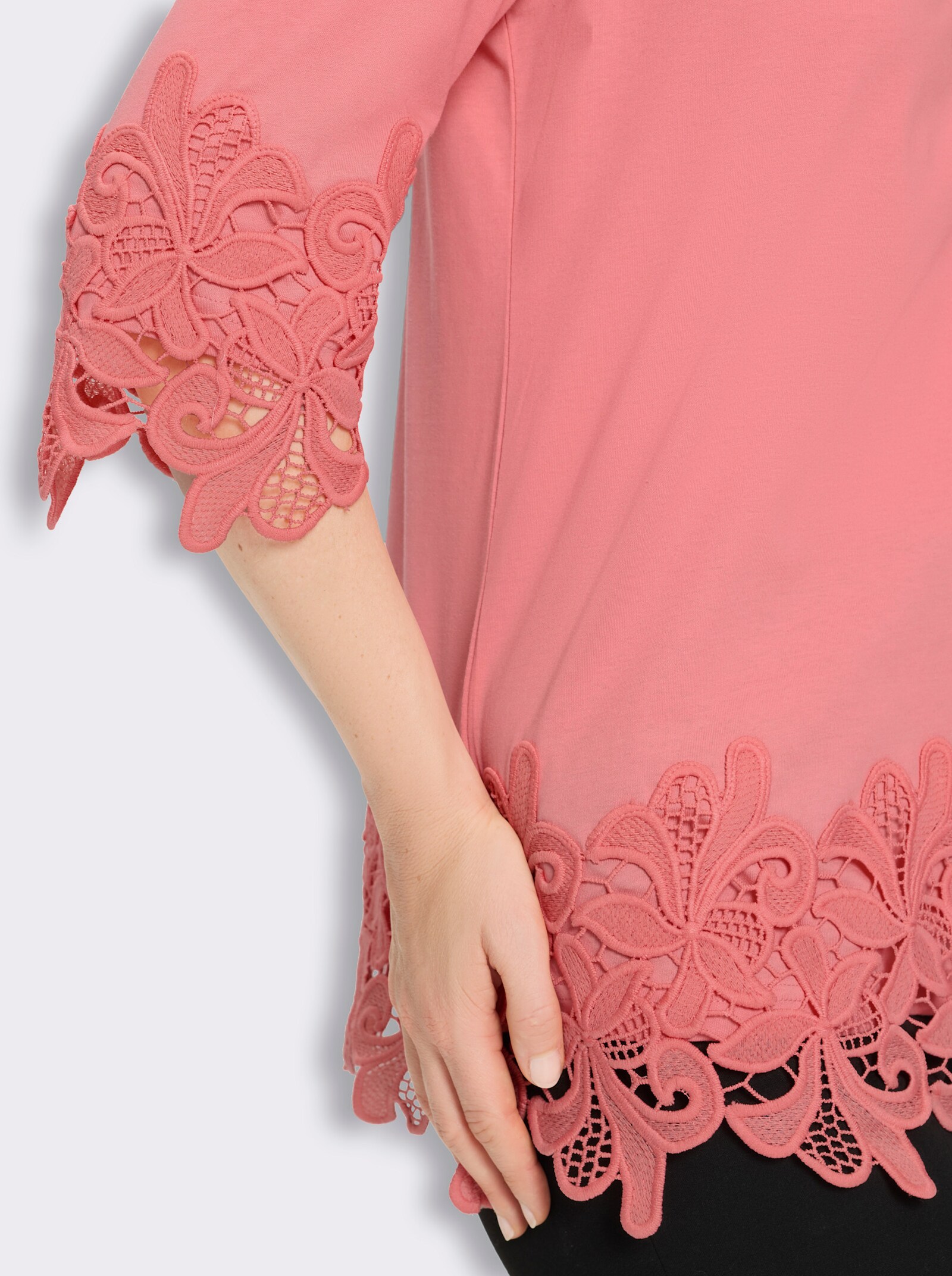 Rundhalsshirt mit Spitzenverzierung - flamingo