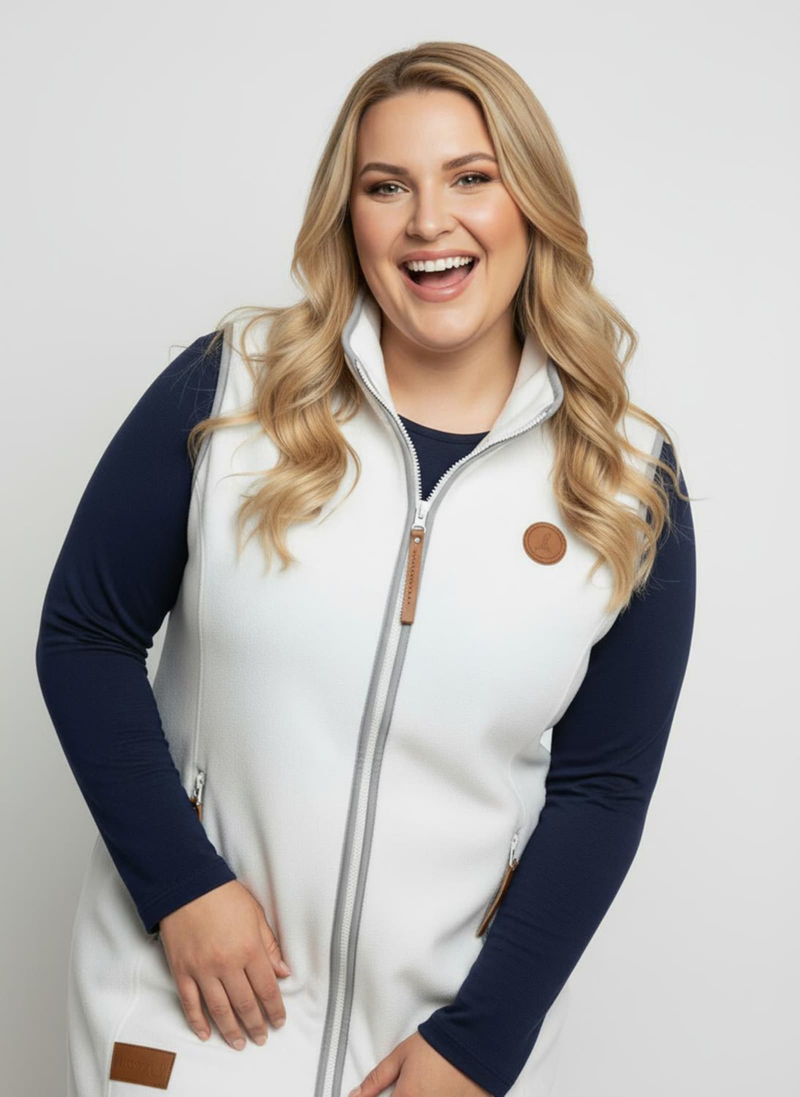 Fleeceweste mit Kontrastpaspeln - ecru