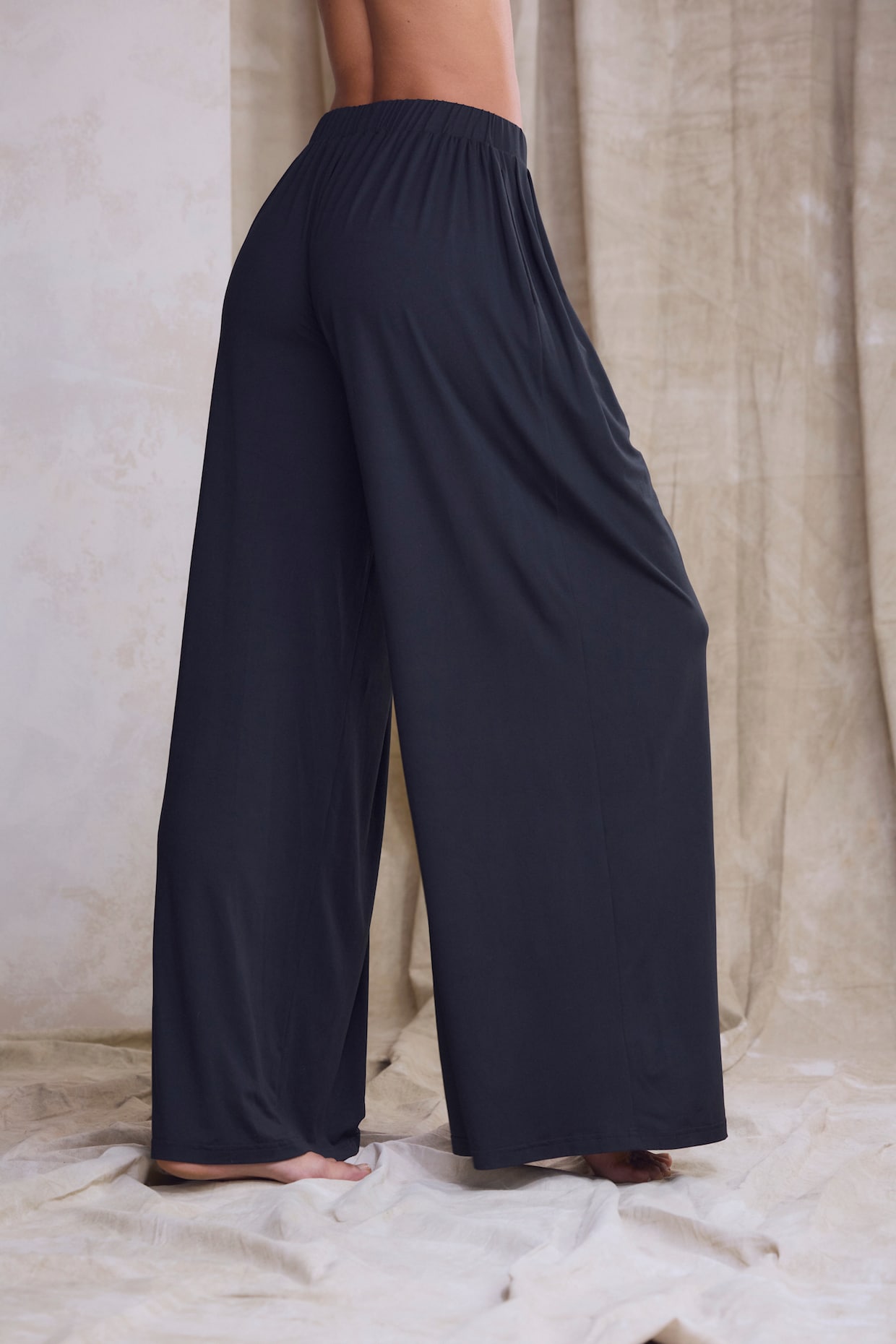 LASCANA Schlupfhose - schwarz