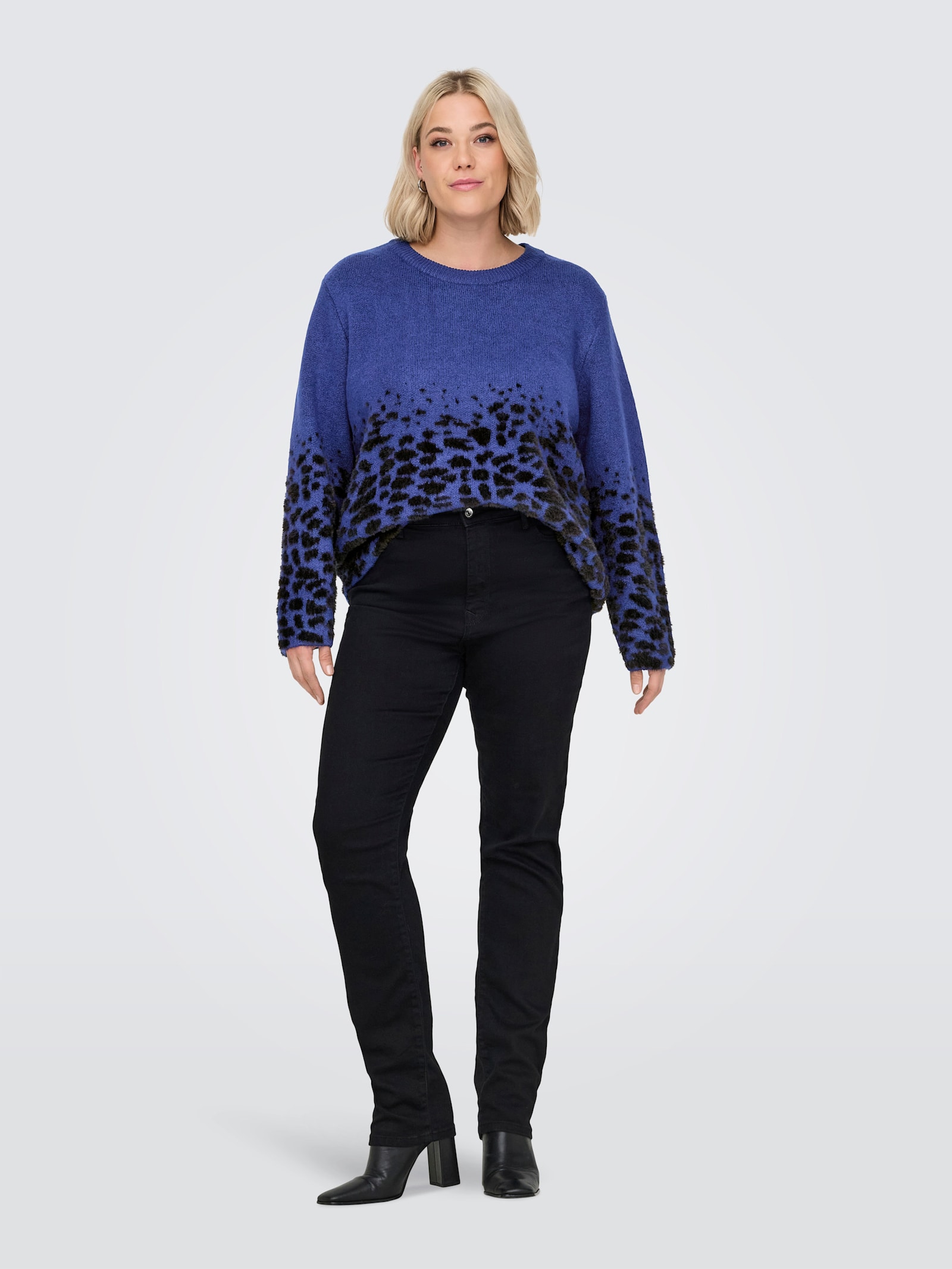 ONLY CARMAKOMA Rundhalspullover - sodalite blue pattern:black