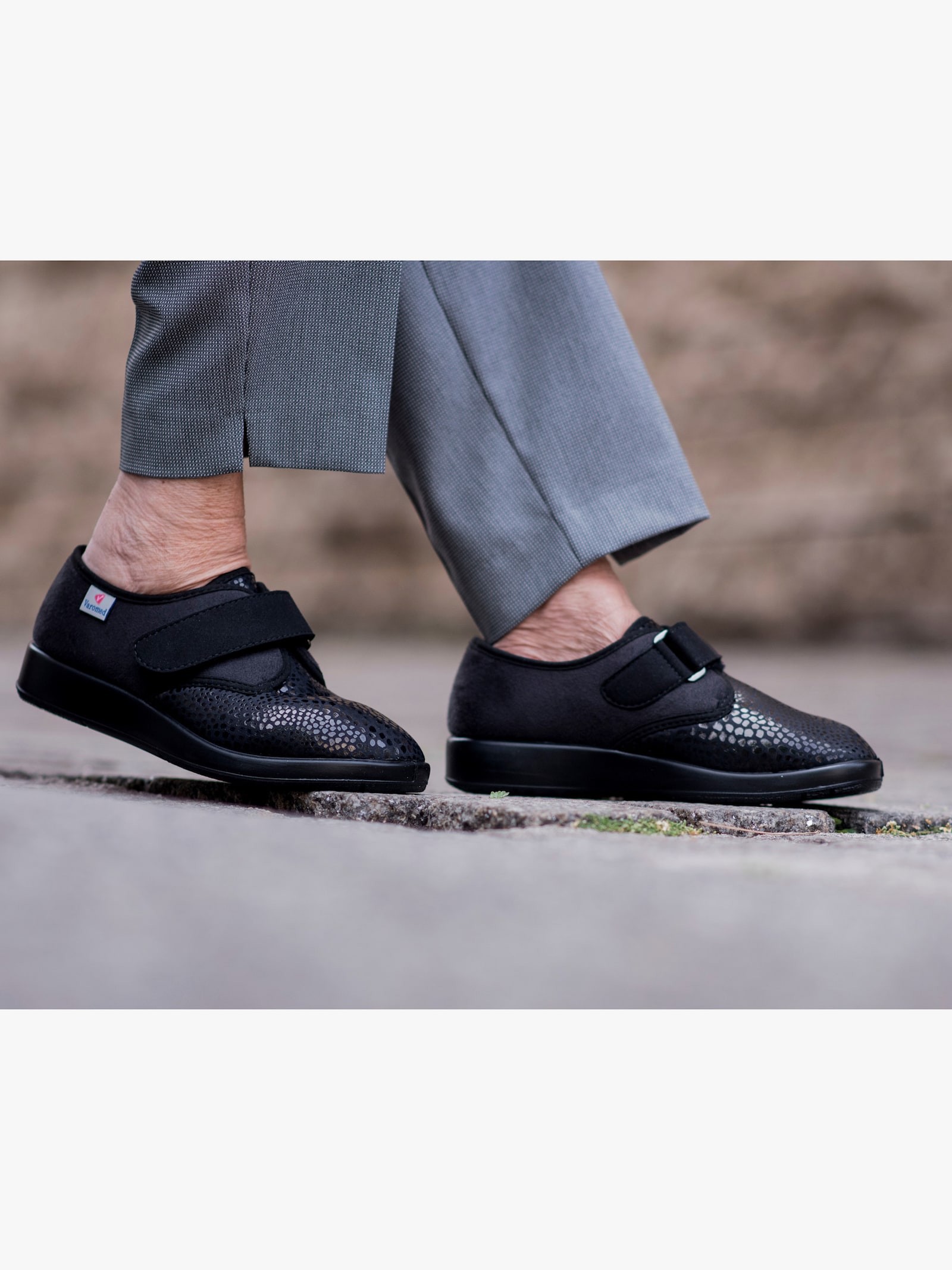 Varomed Klettschuh in Spezialweite L - schwarz