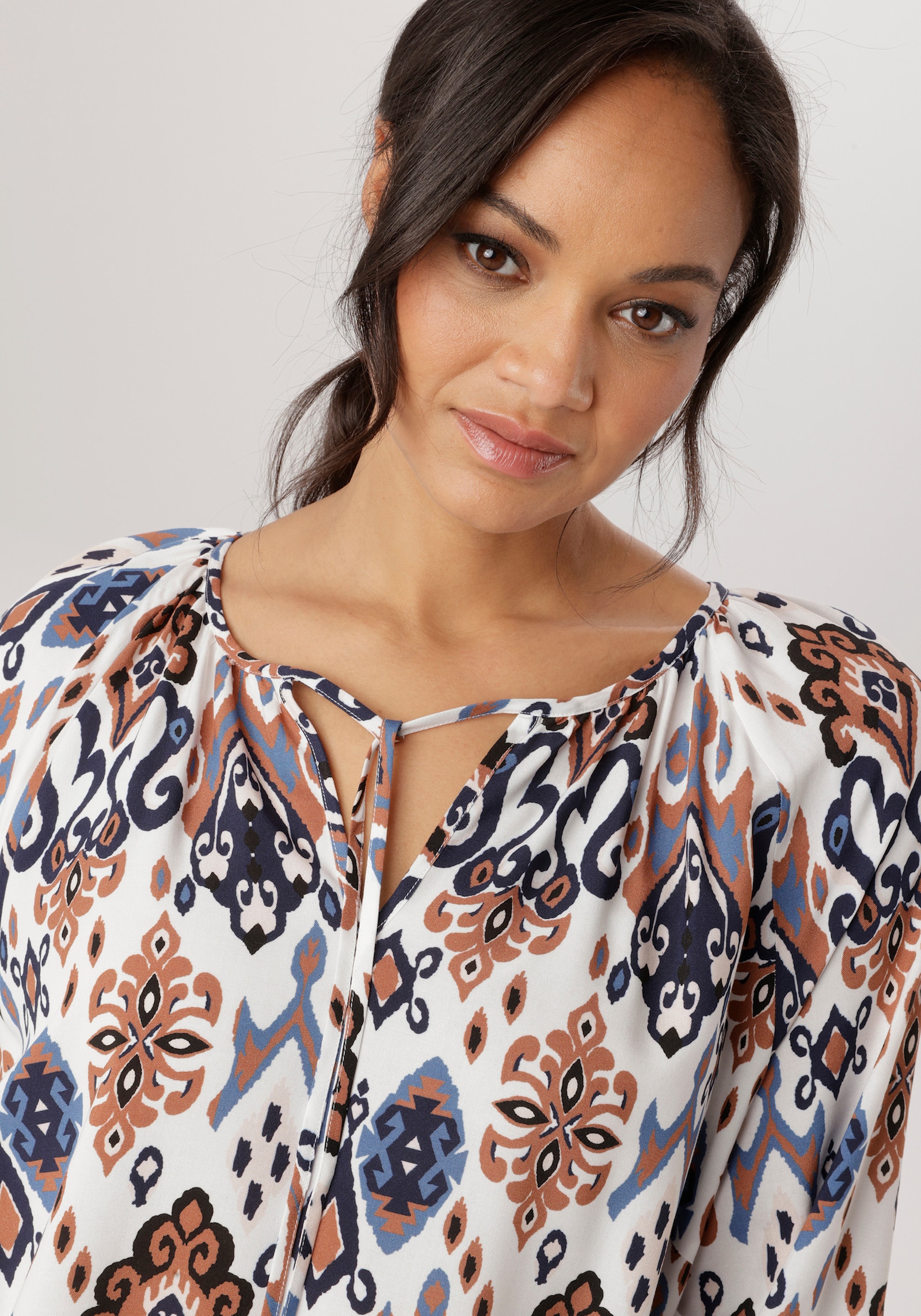 Aniston PLUS Schlupfbluse - weiß-blau-hellblau-braun-schwarz