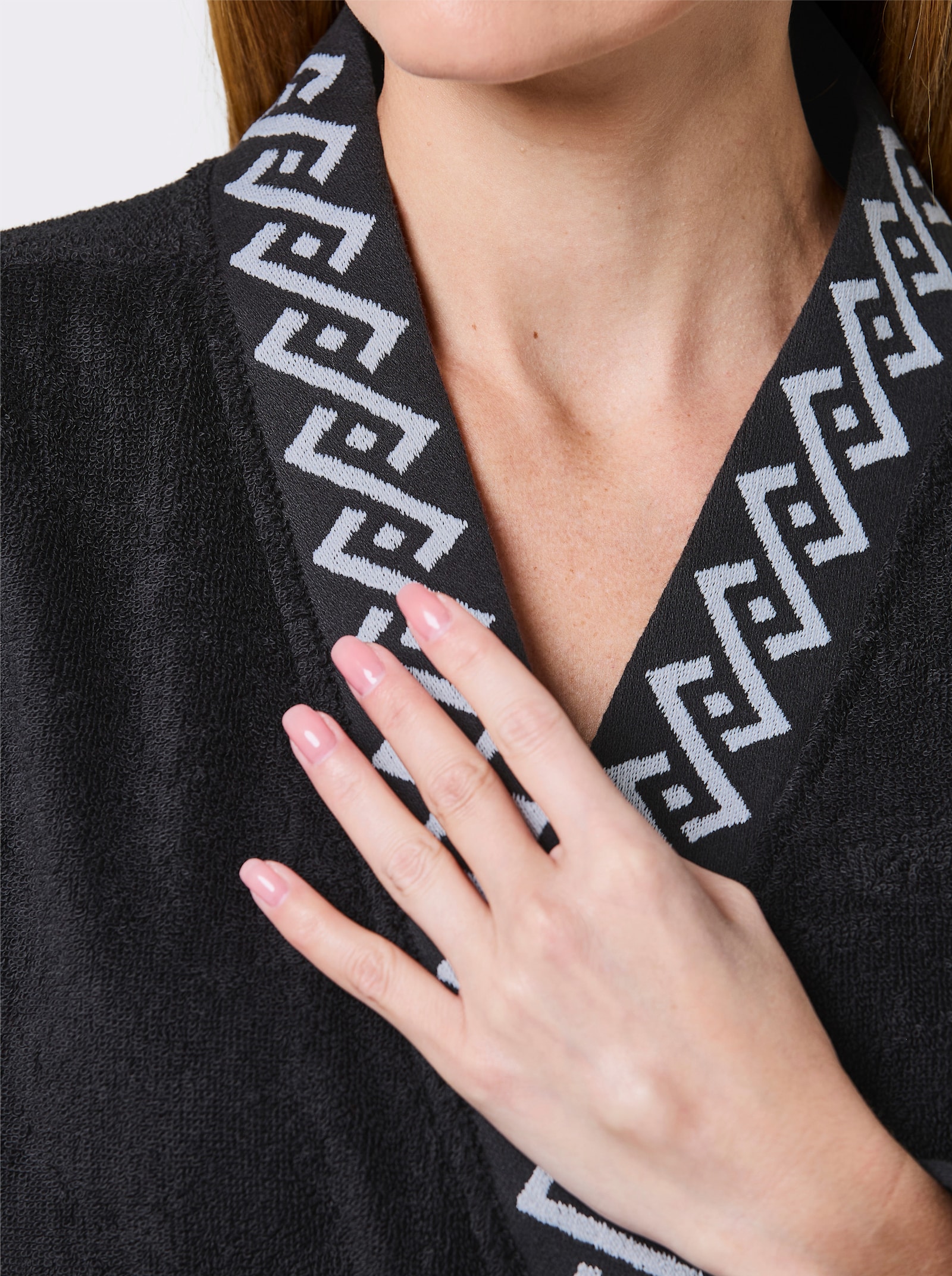 feel good Damenbademantel mit Webblende - schwarz-weiß