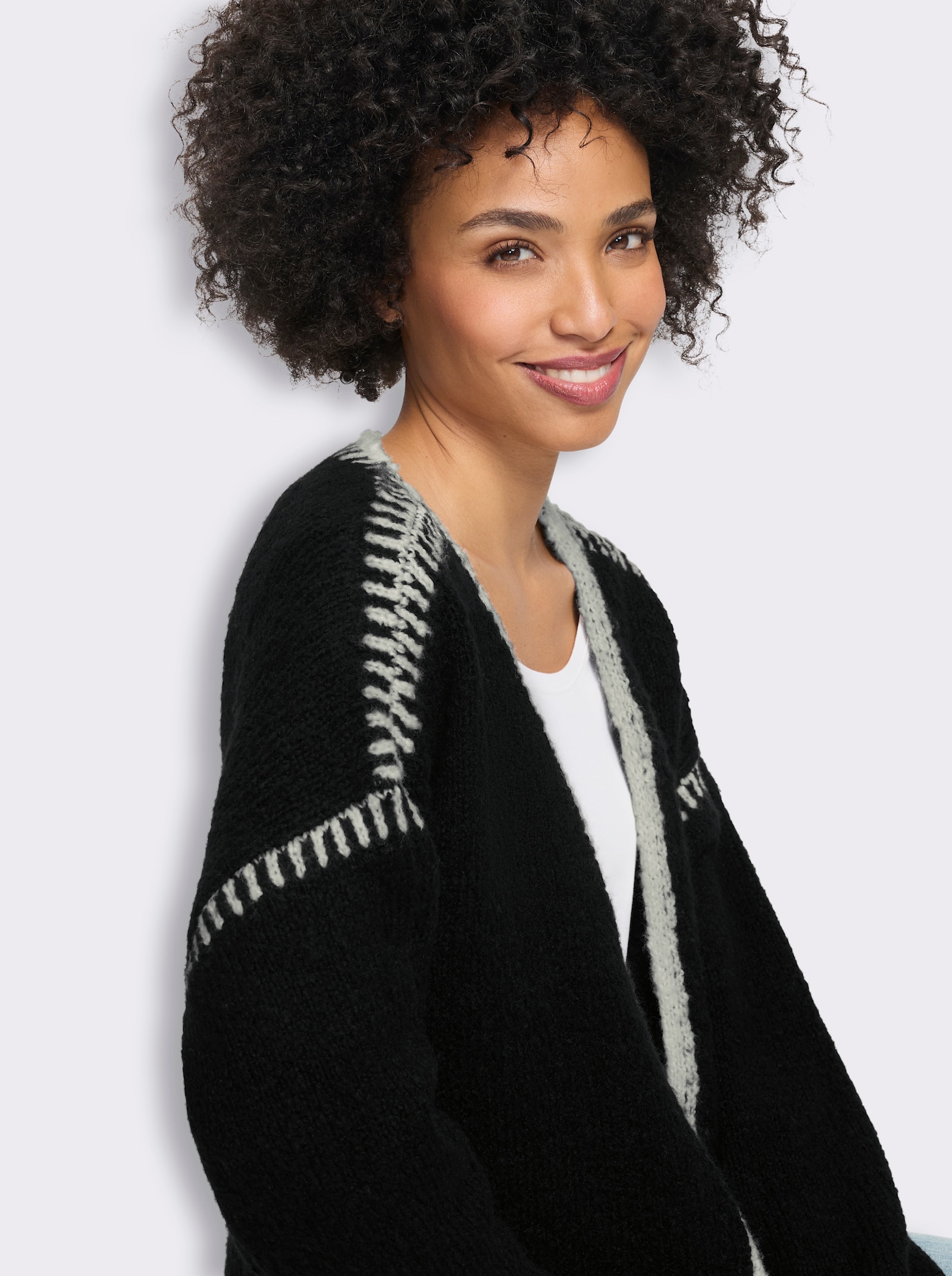 heine Strickjacke mit Kontrast-Details - schwarz