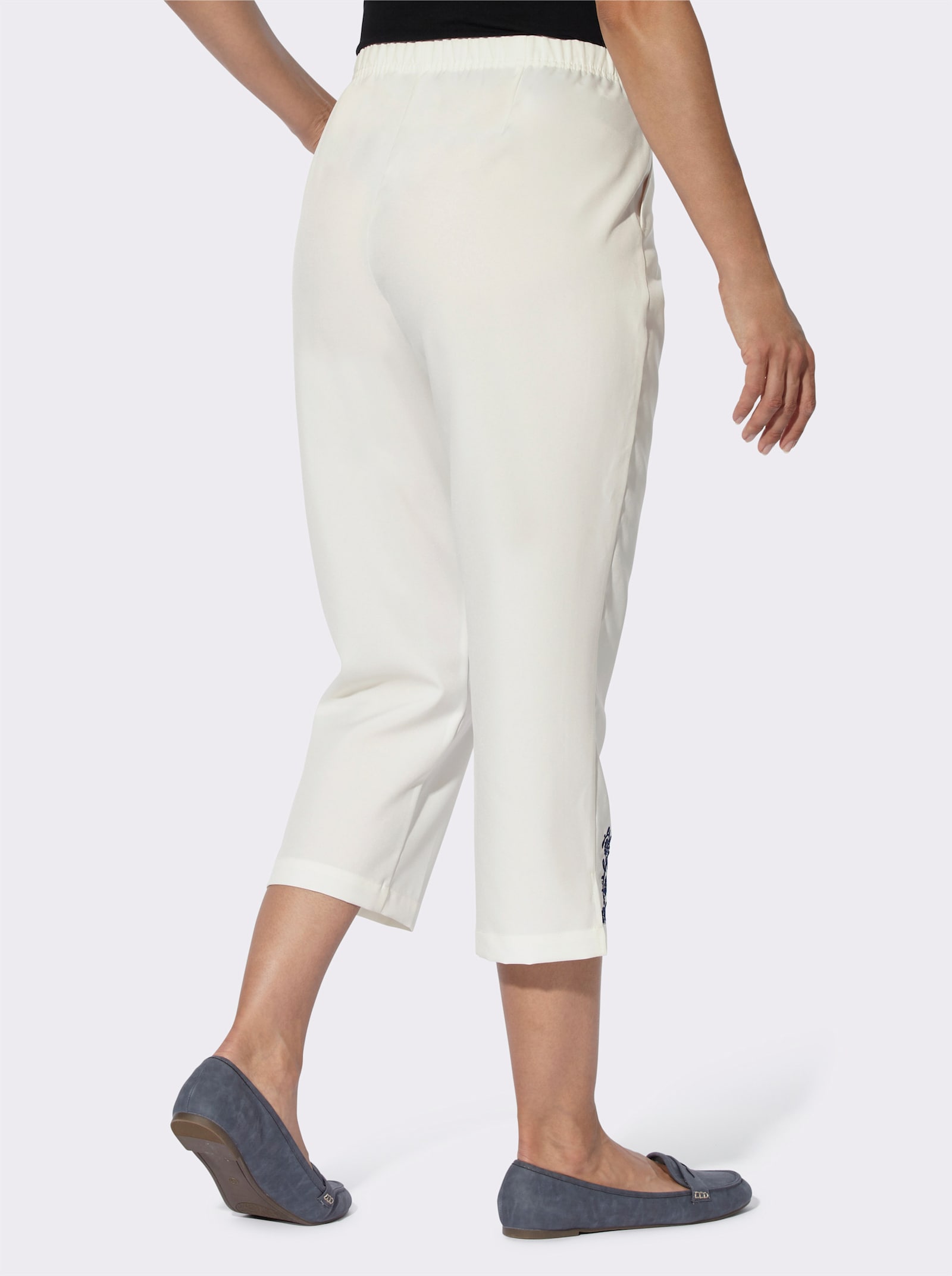 Caprihose mit Blumenstickerei am Beinabschluss - ecru