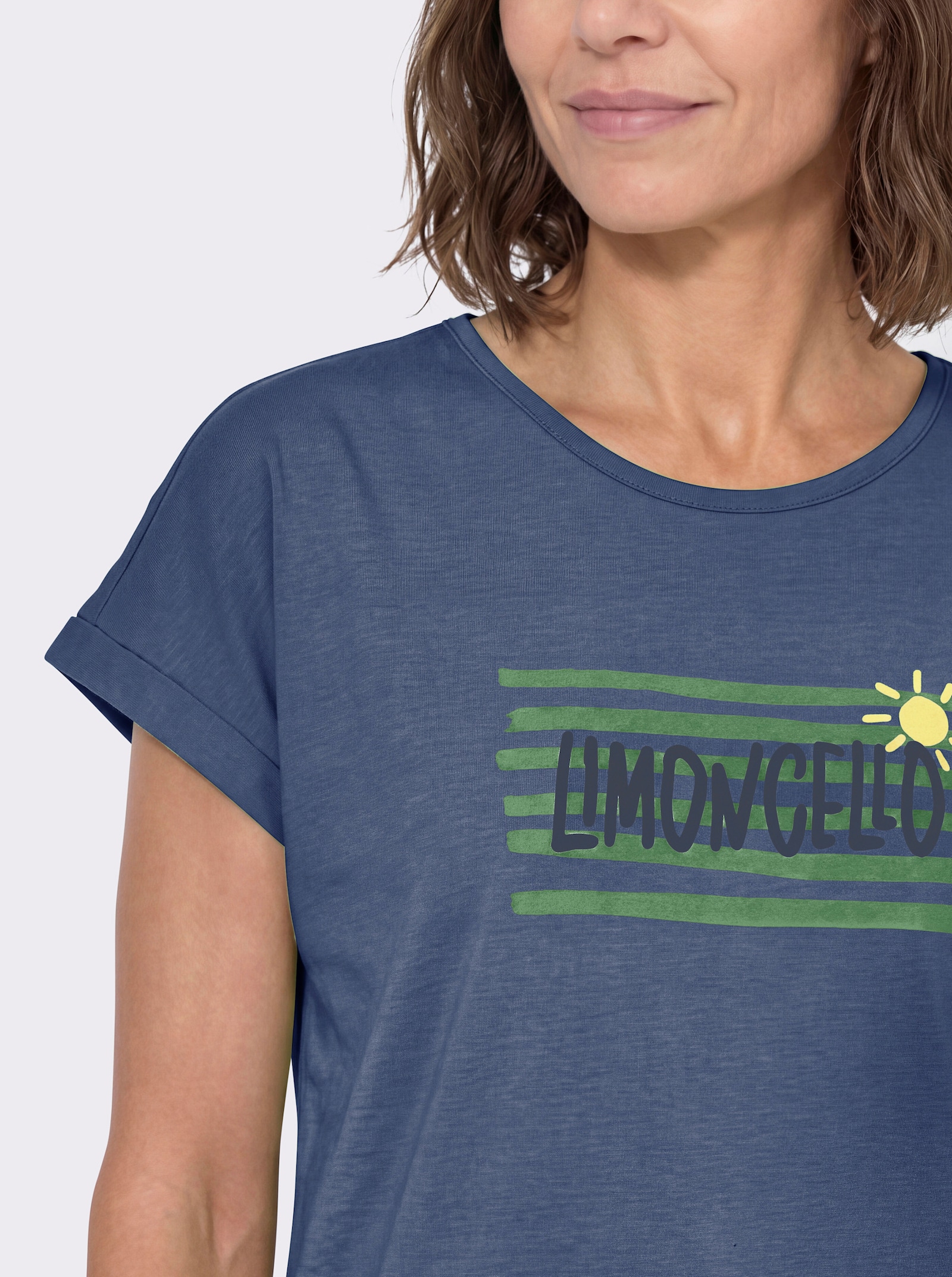 Rundhalsshirt mit platziertem Druck - jeansblau-apfel