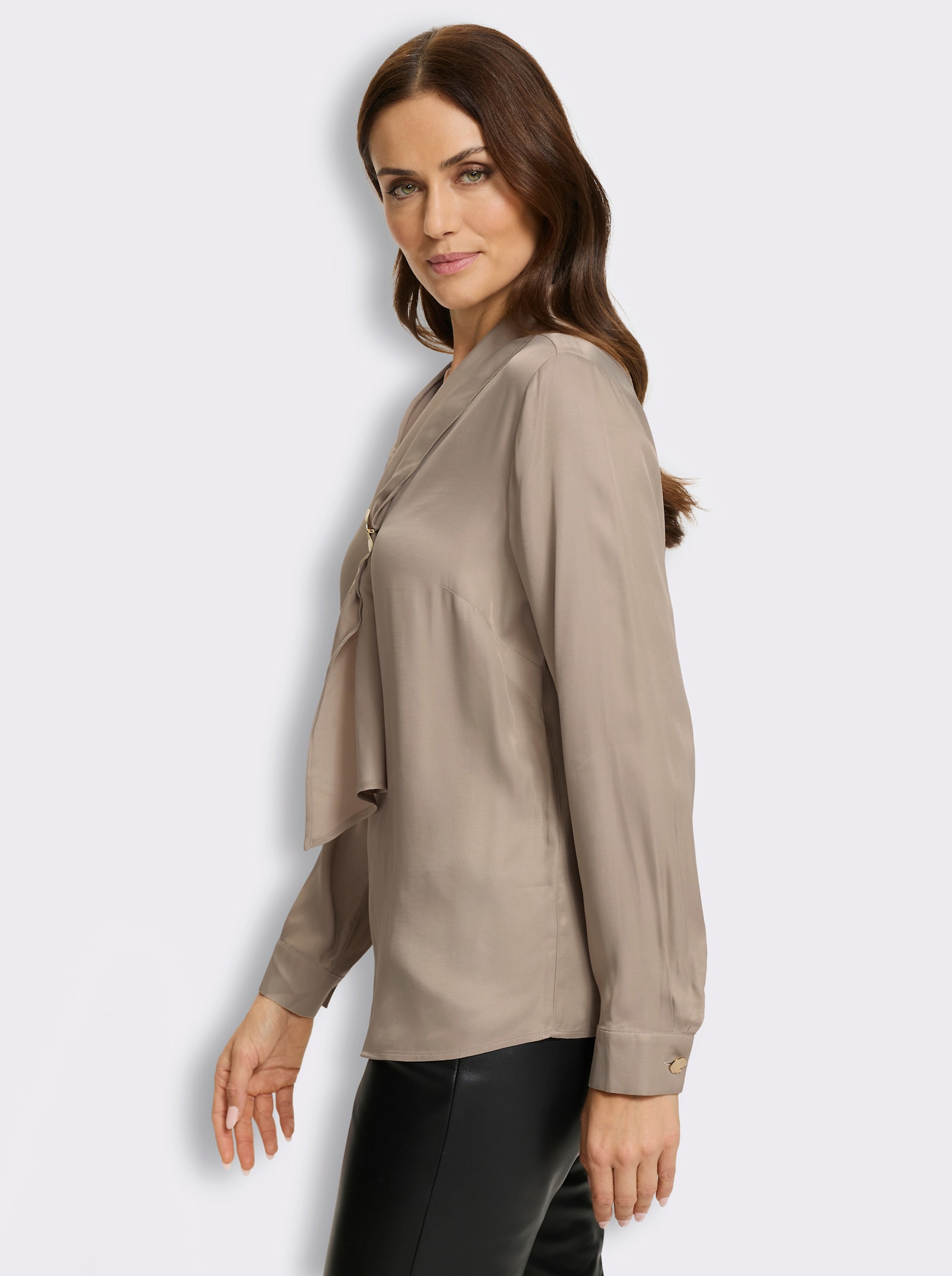 heine Satinbluse mit abnehmbarer Brosche - sesam