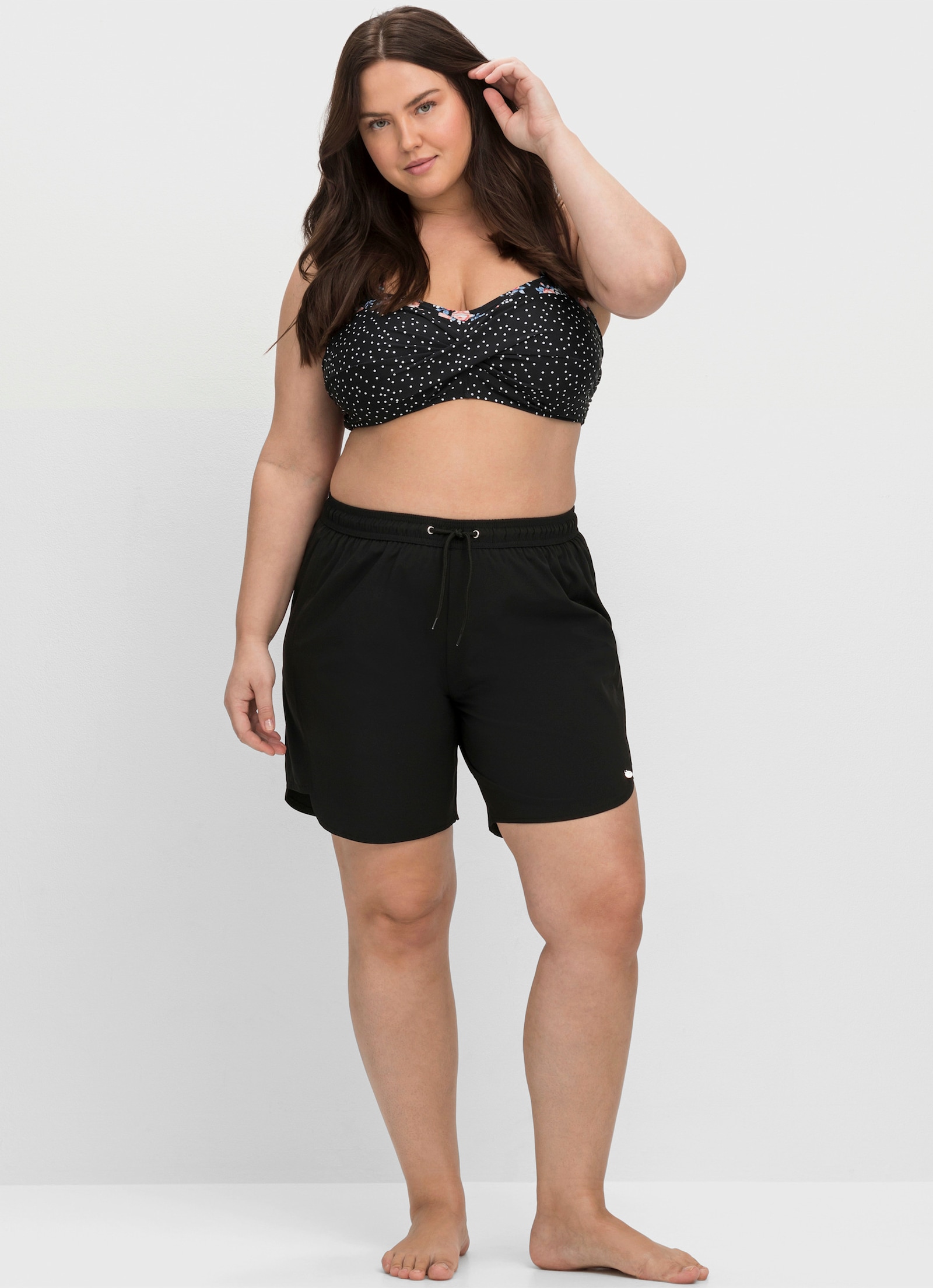 sheego Badehose mit Bindeband, seitlich abgerundet - schwarz