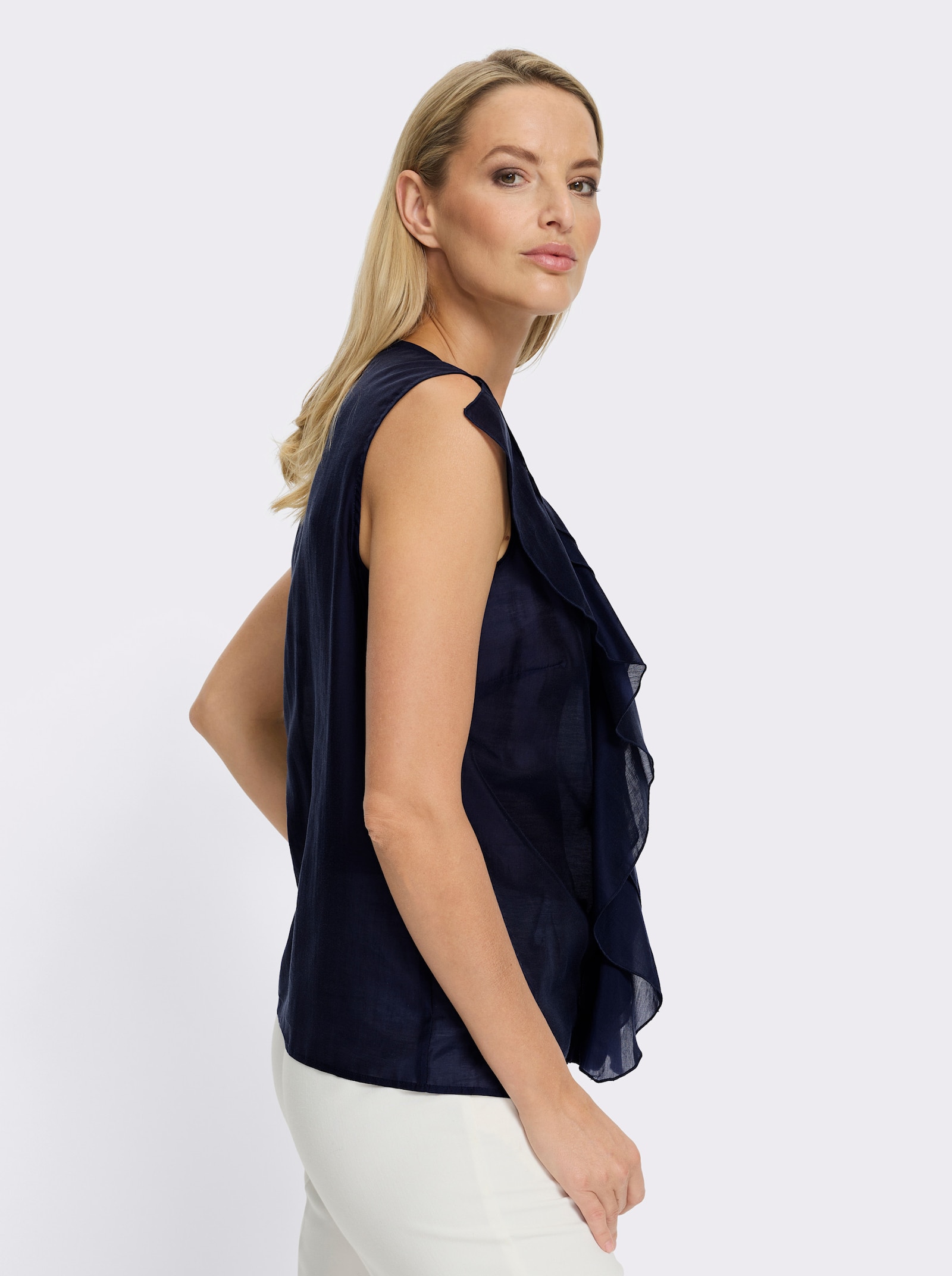 heine Volantbluse in luftiger Qualität - marine