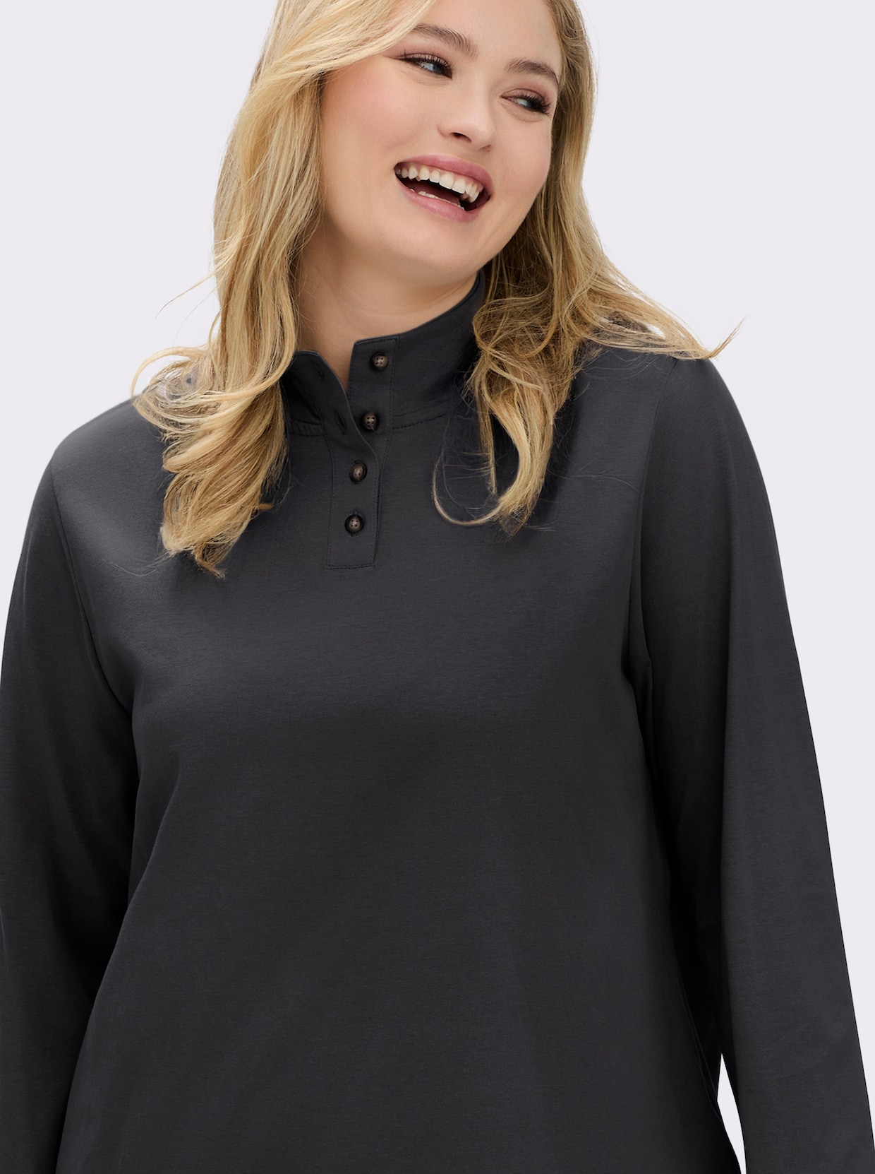 Stehkragenshirt mit Schmuckknöpfen - schwarz