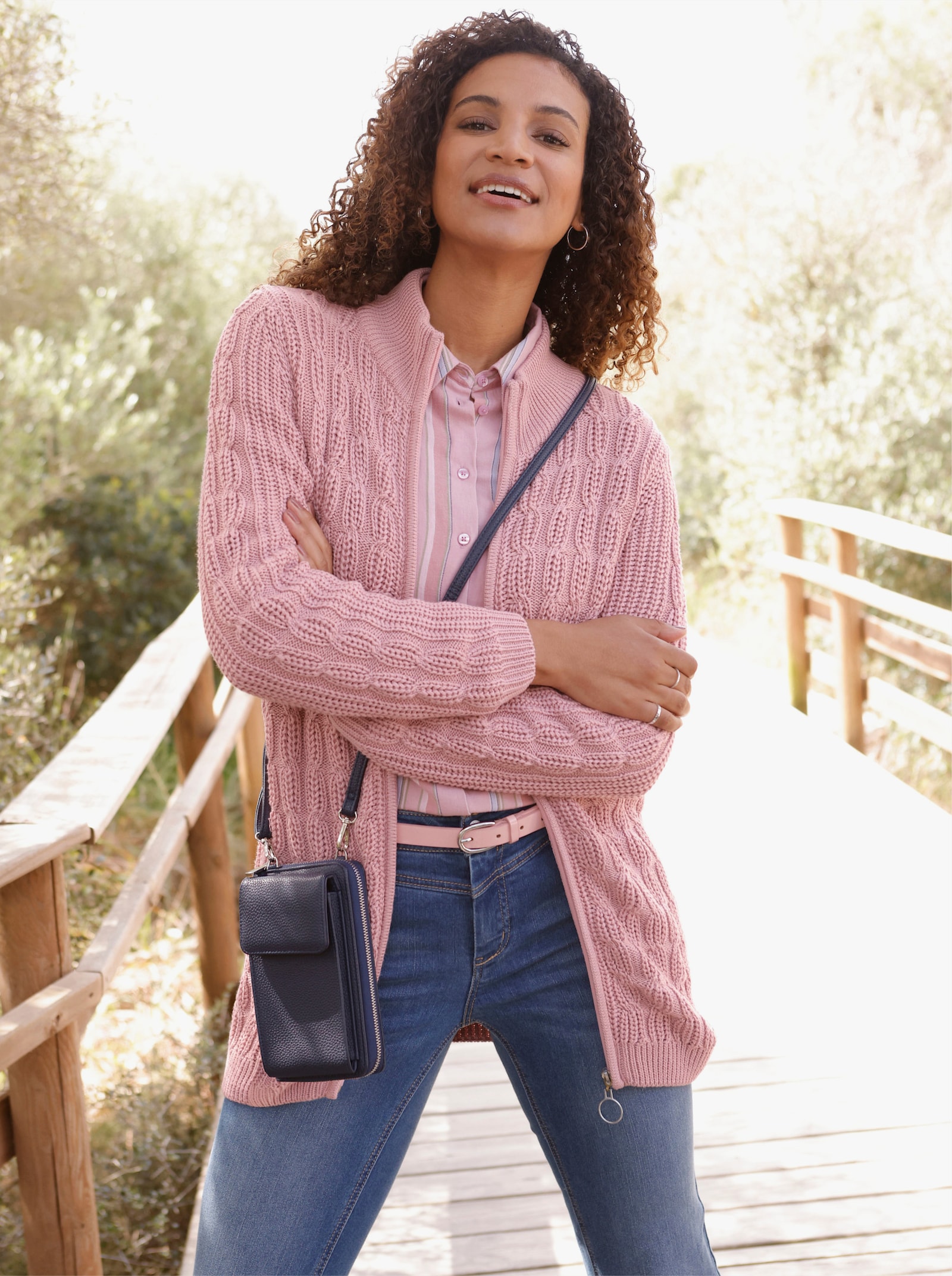  Longstrickjacke mit Zopfmuster - hortensie