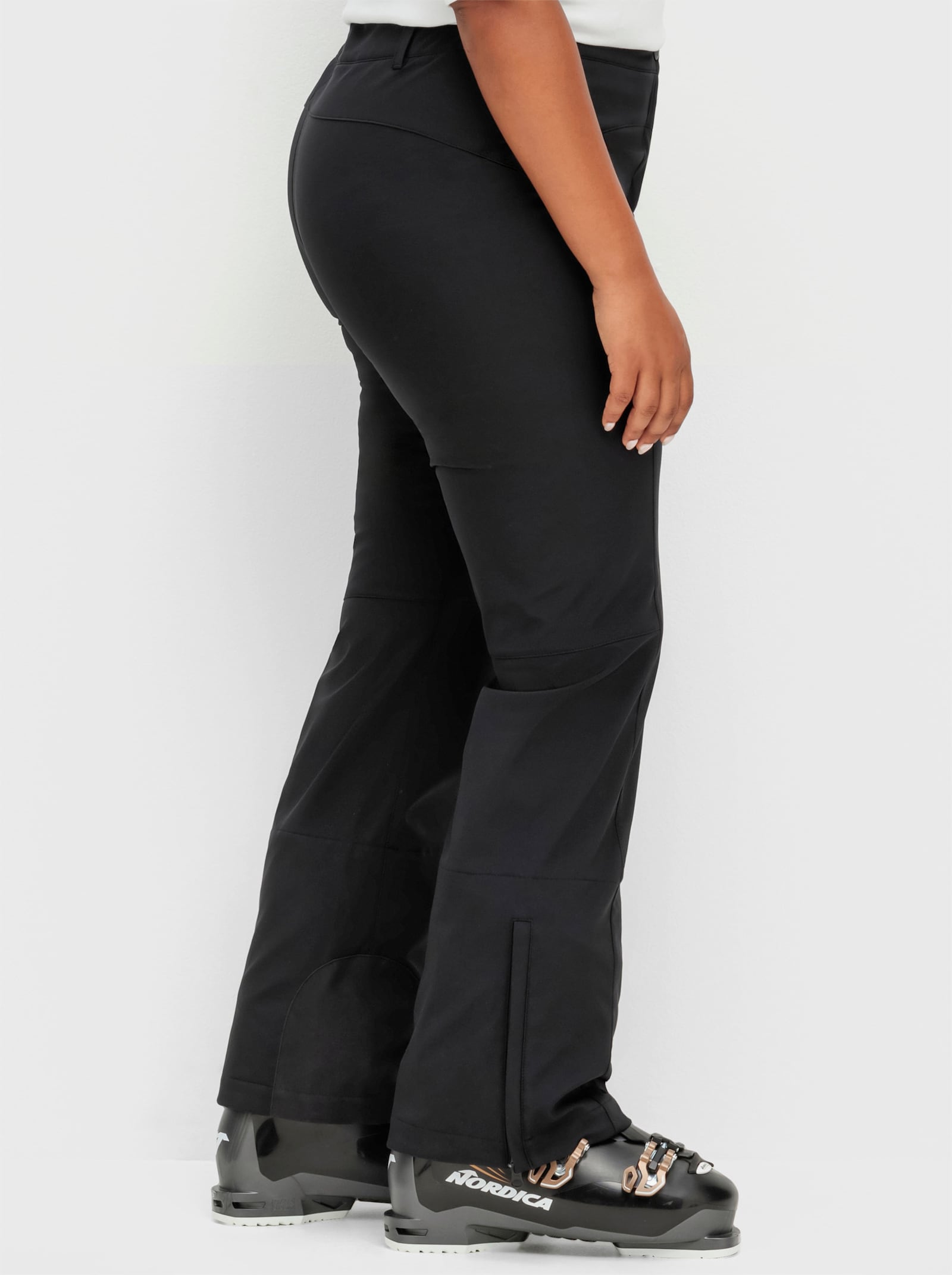 sheego Skihose in atmungsaktiver, wasser- und windabweisender Qualität - schwarz