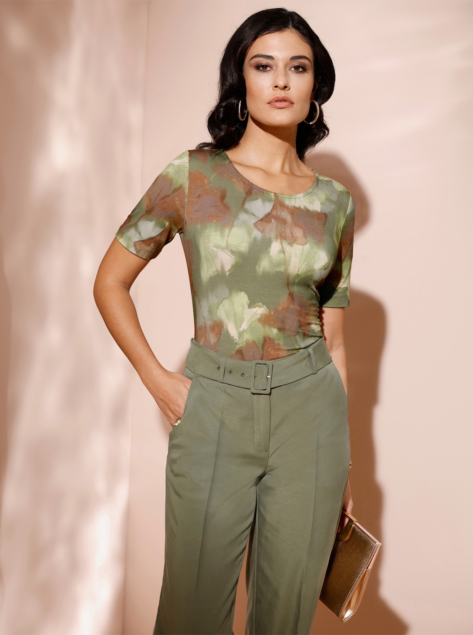 Shirt met korte mouwen en ginkgo-motief - kaki/lindegroen bedrukt