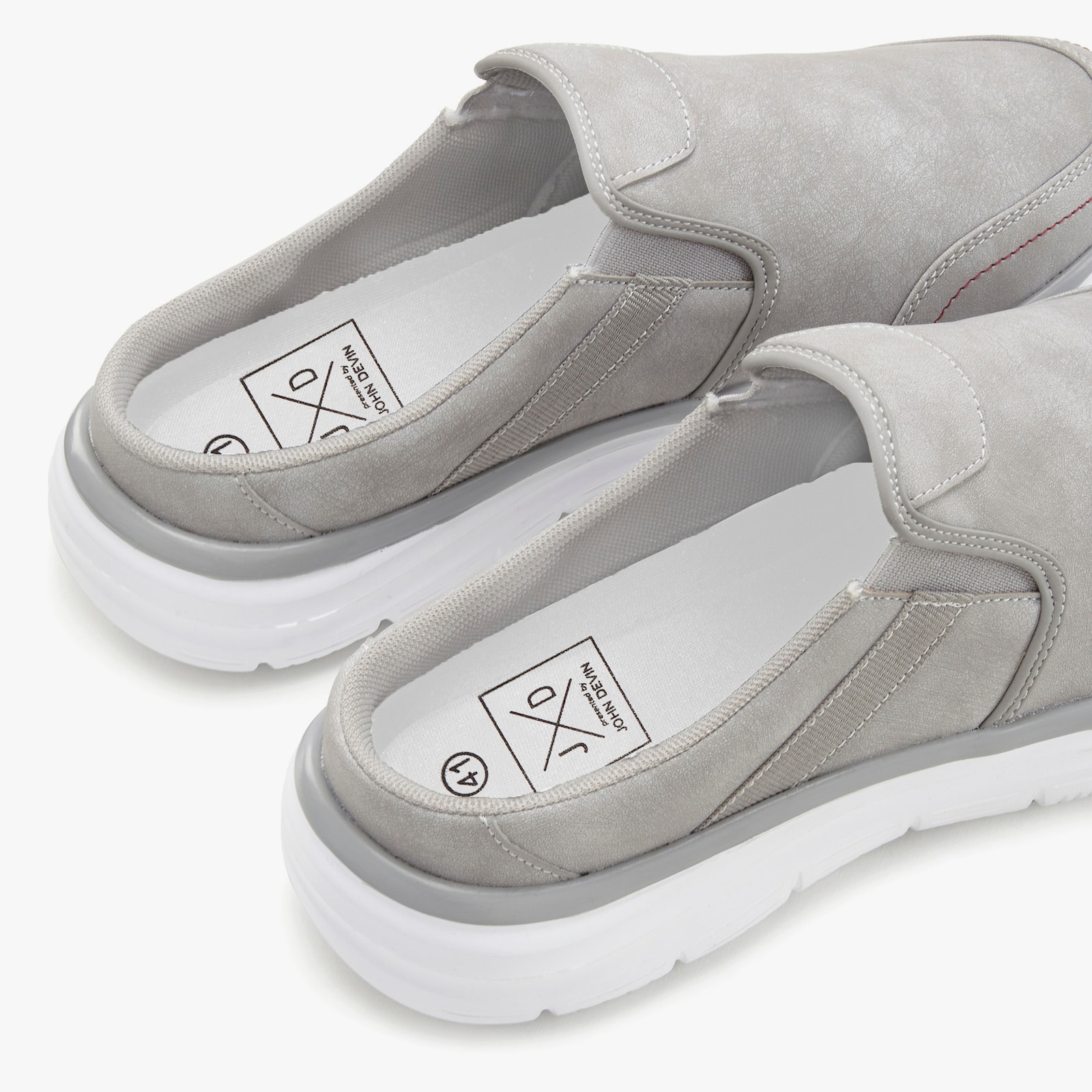 John Devin Sabot - hellgrau