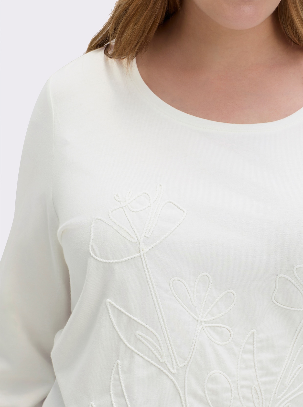 Rundhalsshirt mit Kordel-Stickerei - ecru