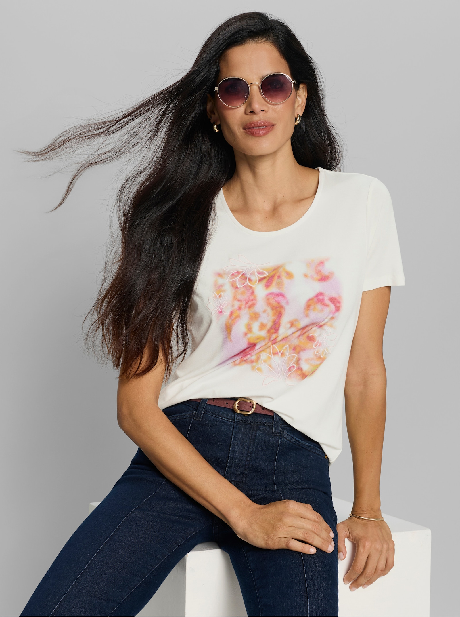 heine Kurzarmshirt mit floraler Stickerei - ecru-hellrosé-bedruckt