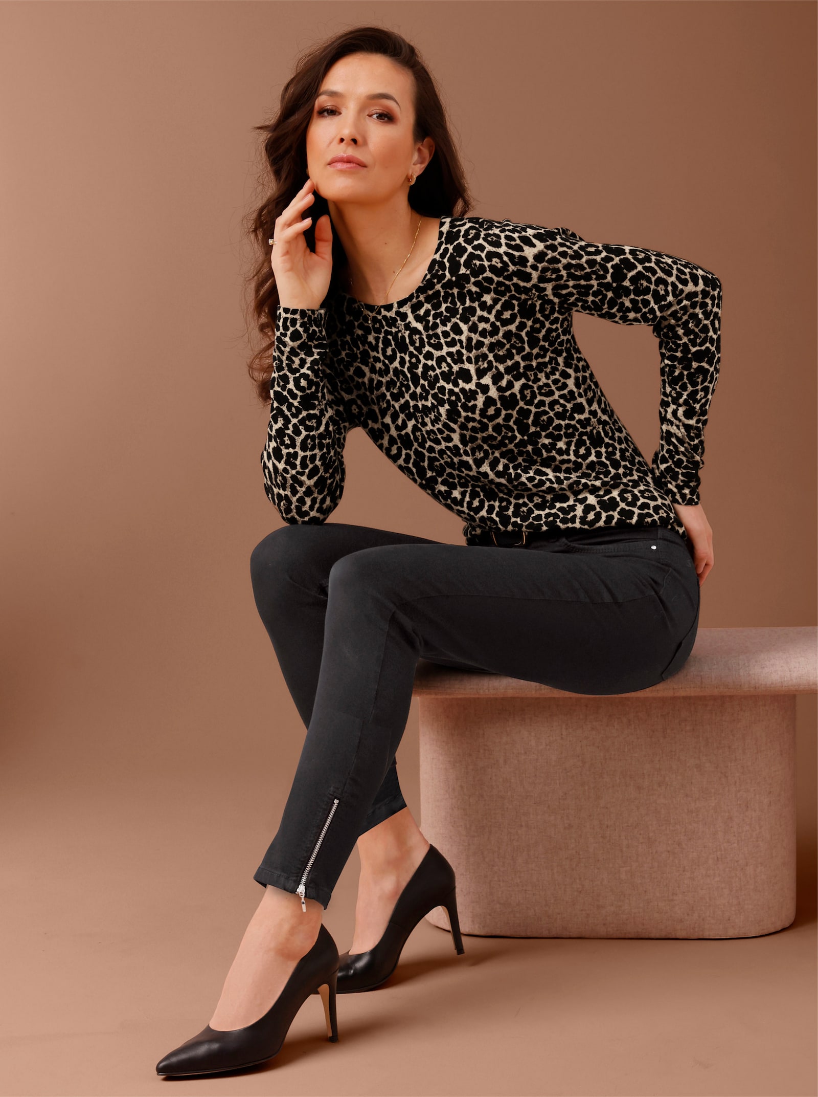 Ascari 5-pocketjeans met strassapplicatie - zwart