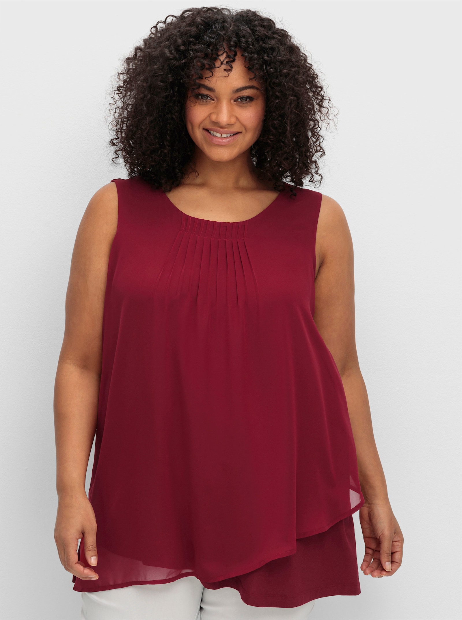 sheego 2-in-1-Top aus Chiffon und Jersey - rubinrot