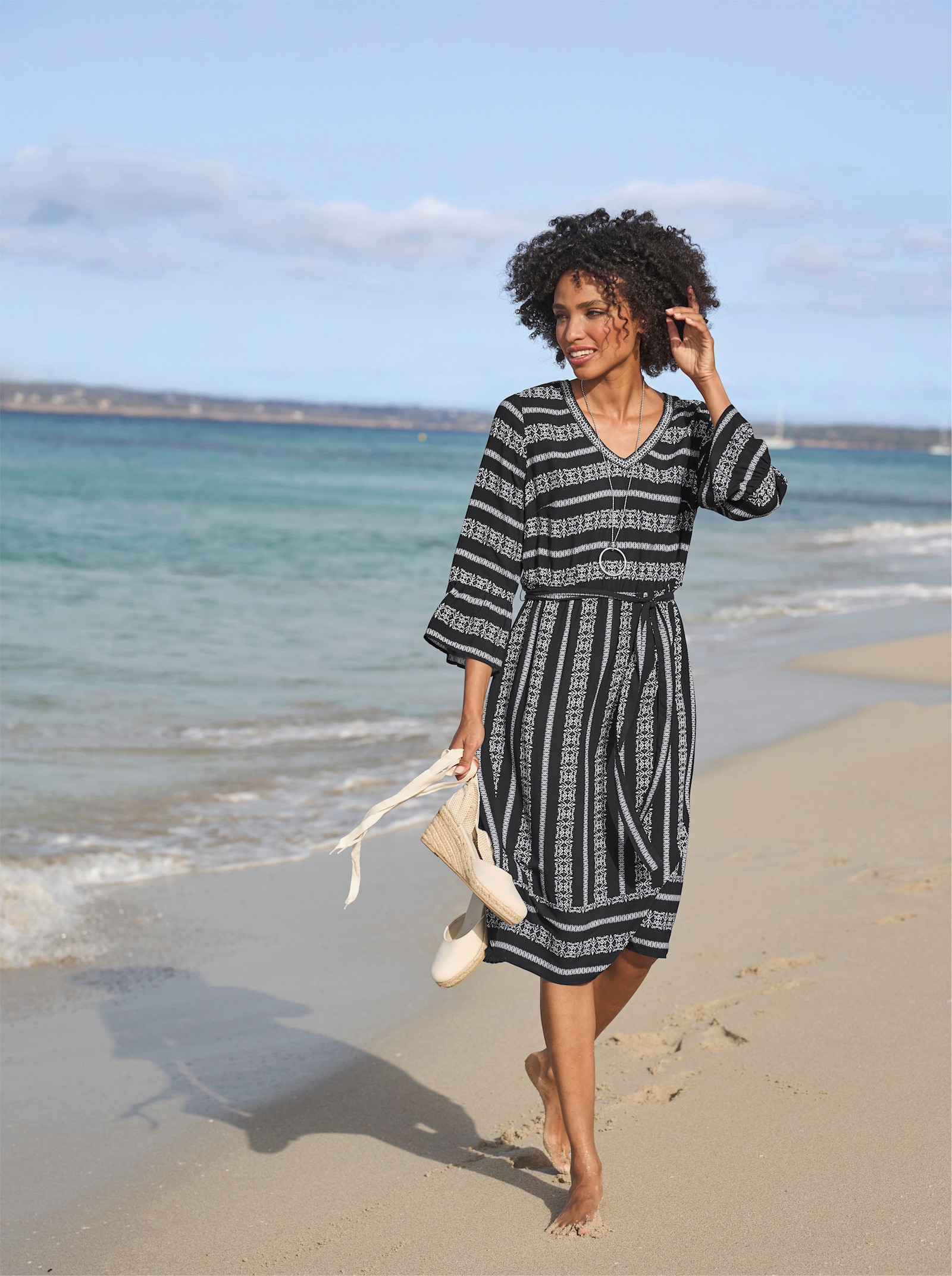 heine Robe imprimée à motif ornemental - noir-écru à motifs