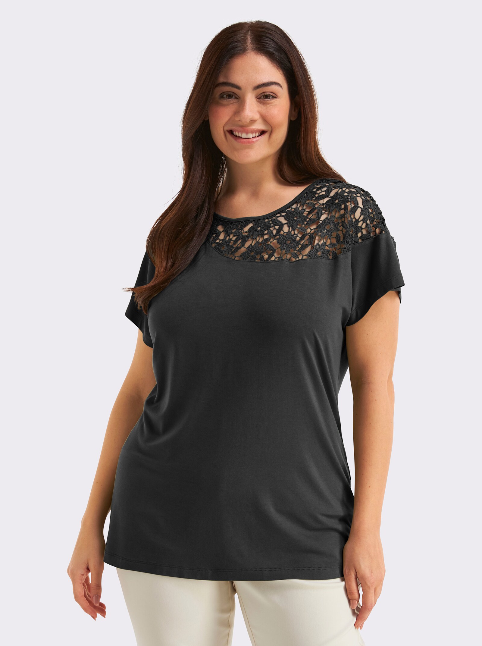 sheego Kurzarmshirt mit floraler Spitze - schwarz