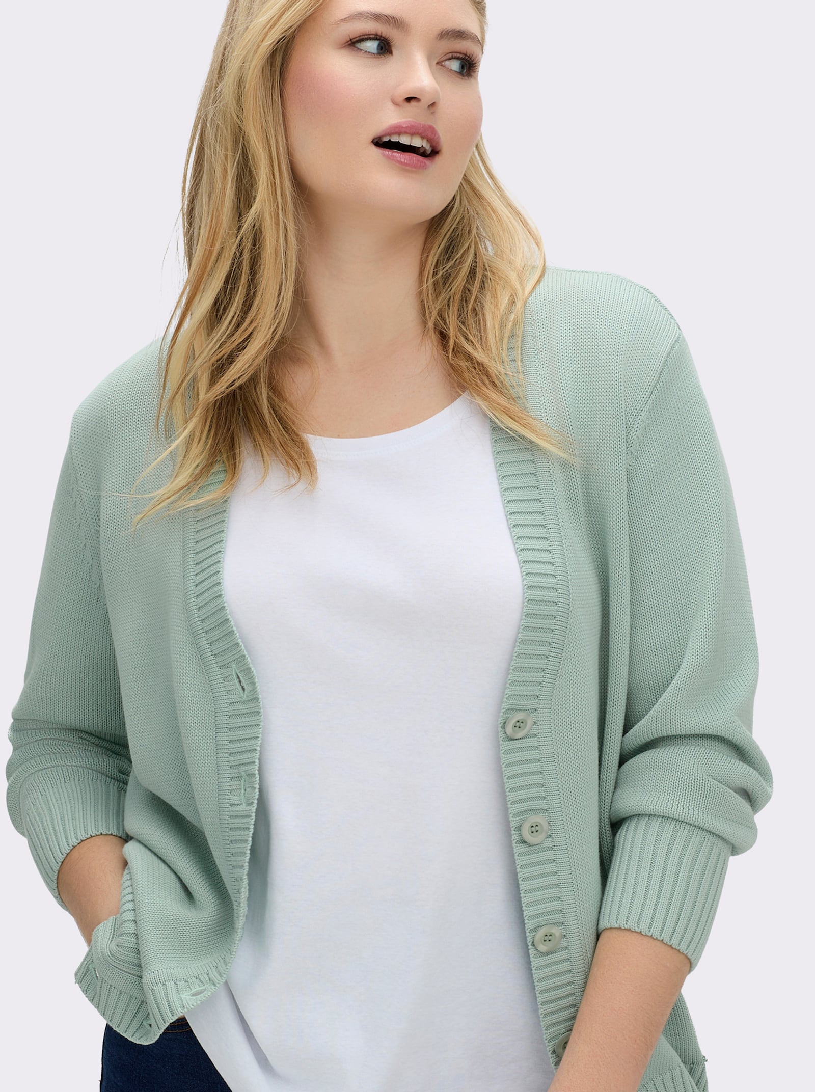 Strickjacke mit farblich abgestimmten Knöpfen - kalkmint