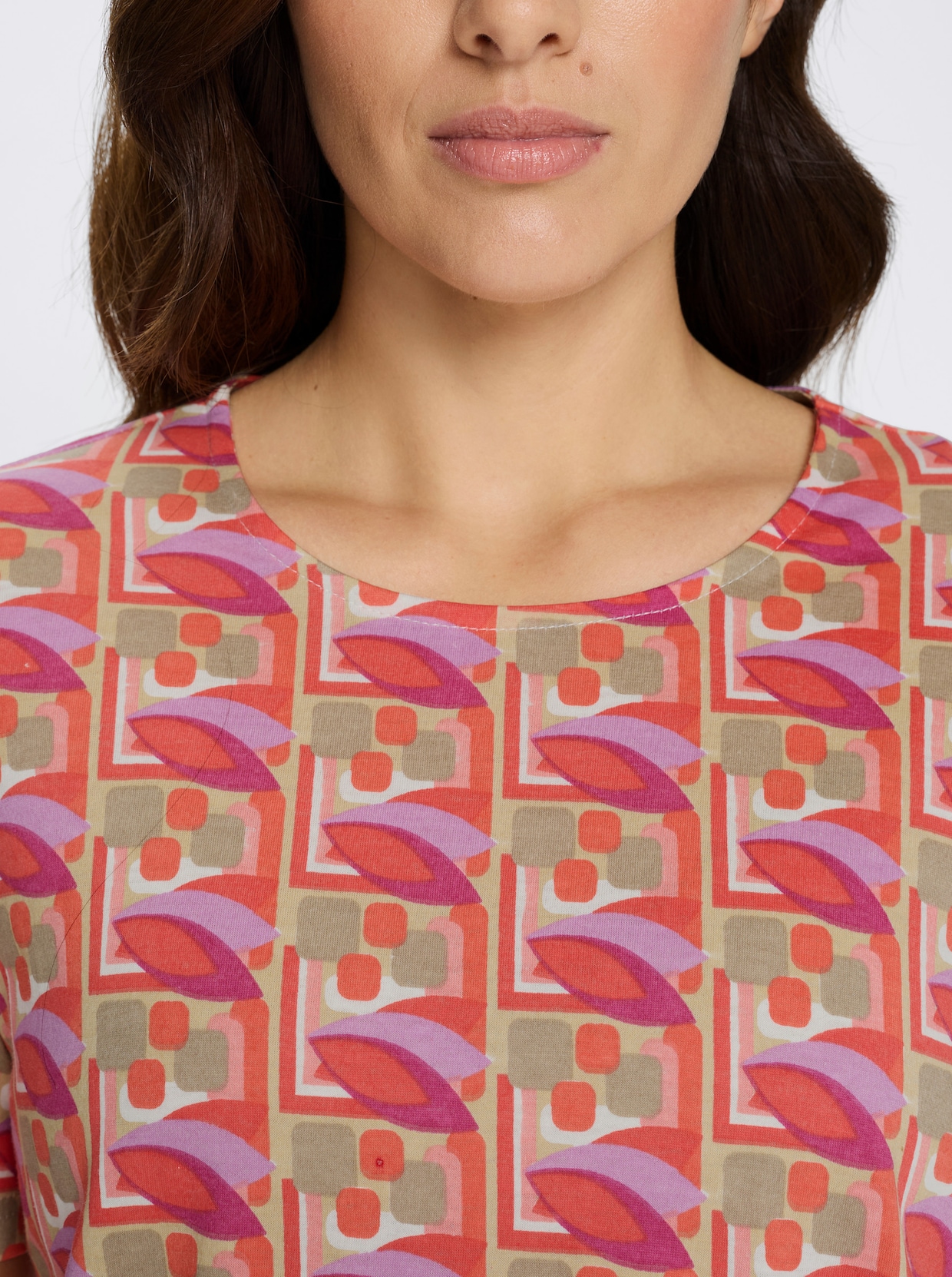 Kurzarmshirt mit grafischem Druckmuster - sesam-koralle-bedruckt