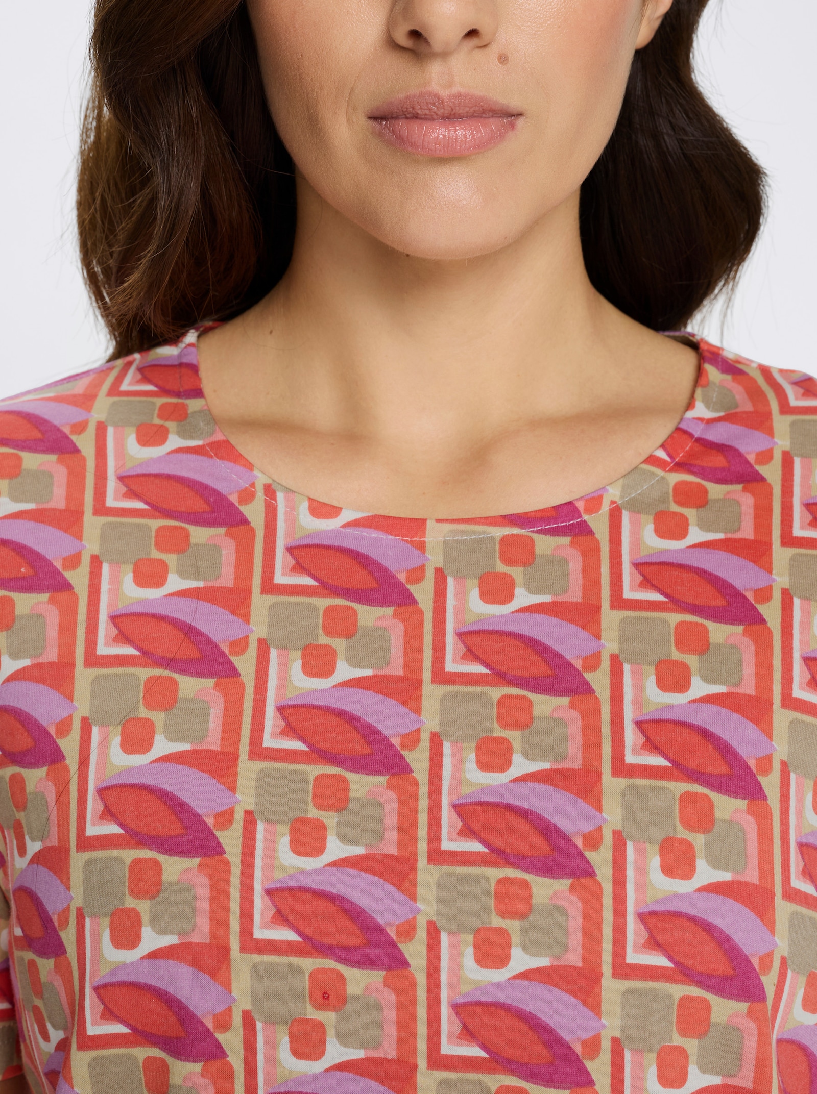Kurzarmshirt mit grafischem Druckmuster - sesam-koralle-bedruckt