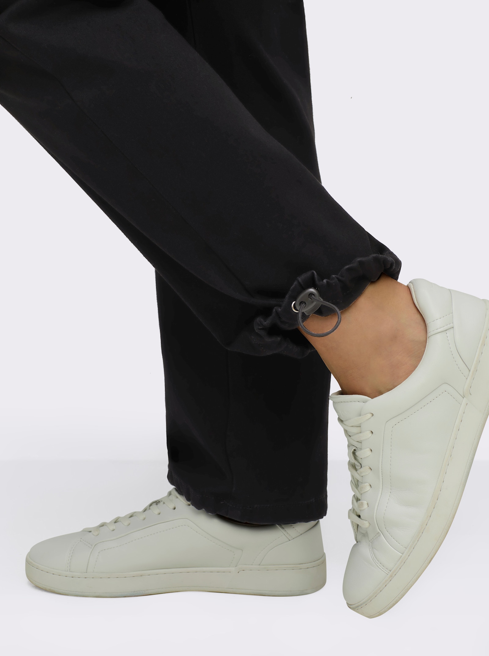 sheego Thermojeans met wijdteregeling op band en zoom - zwart