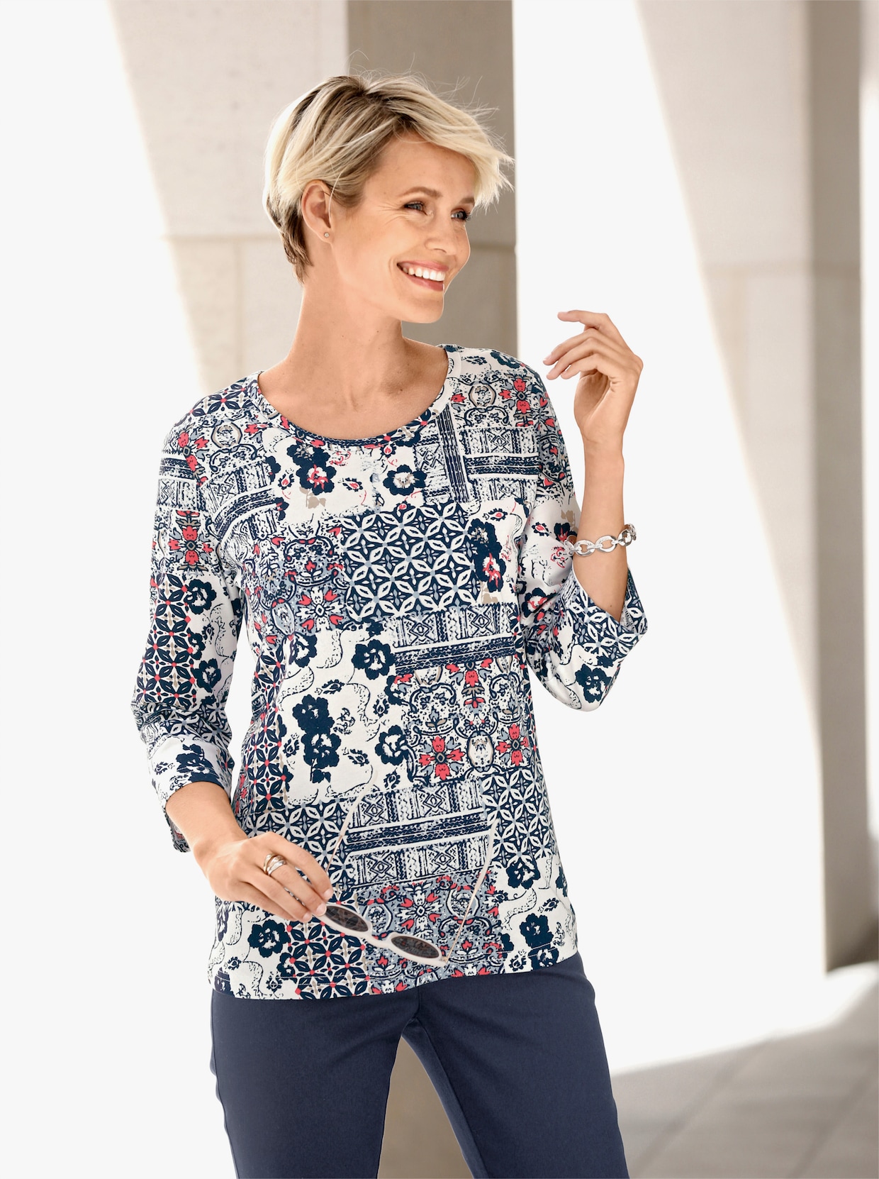 Shirt met ronde hals - wit/nachtblauw bedrukt