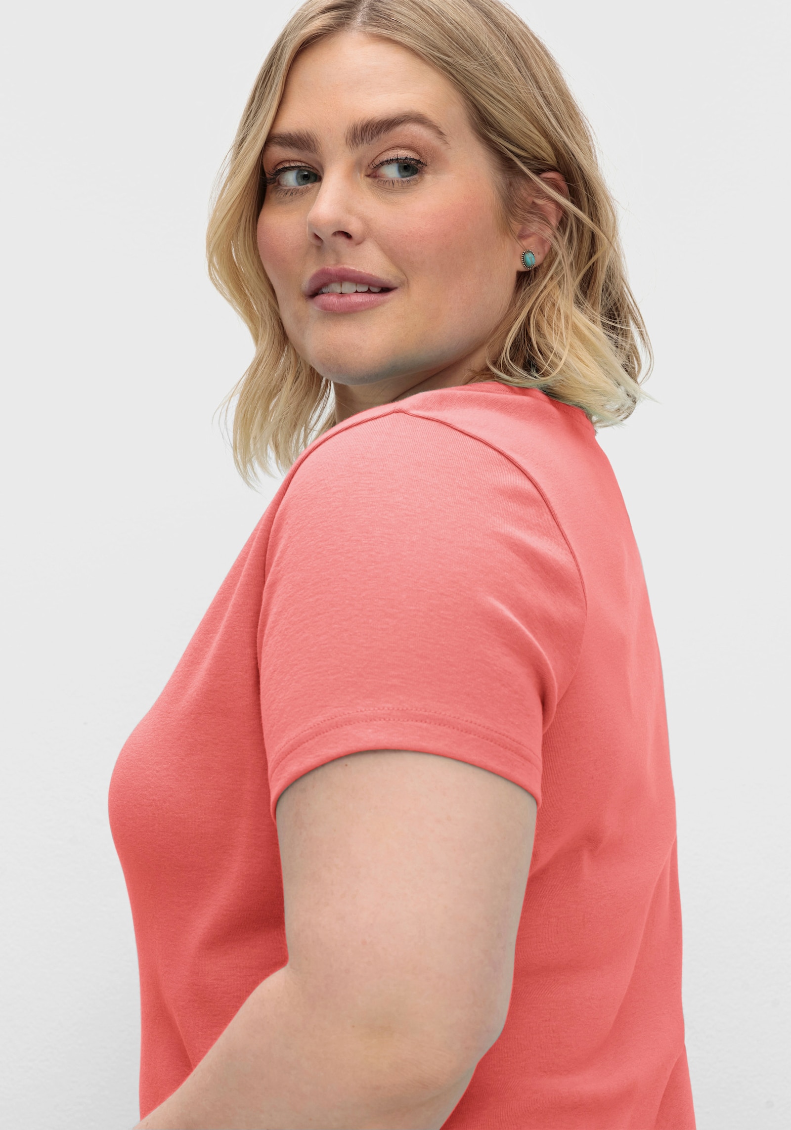 sheego T-shirt met V-hals, ribmateriaal - koraal