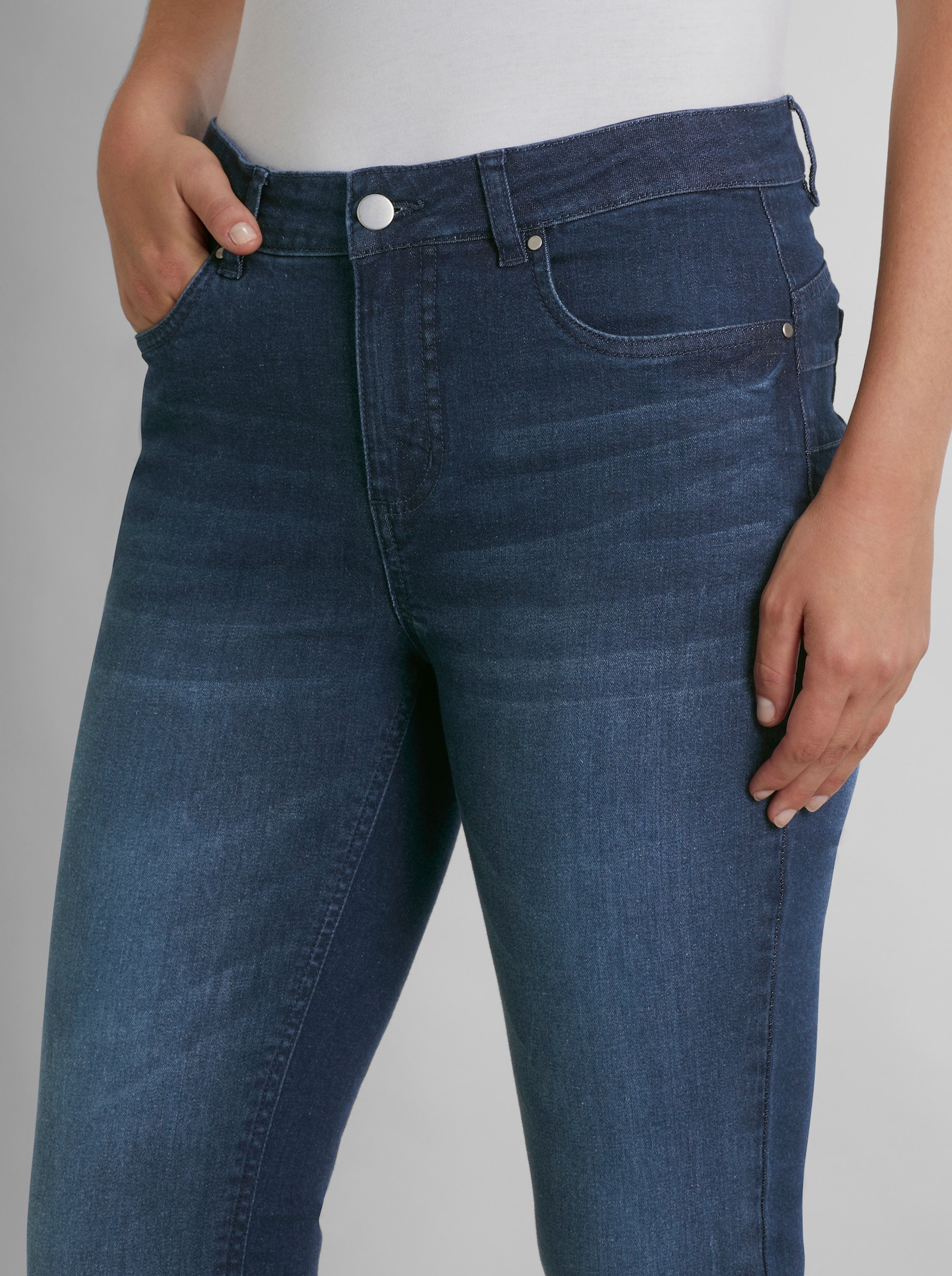 heine Push-up-Jeans mit Blumenstickerei - dark blue