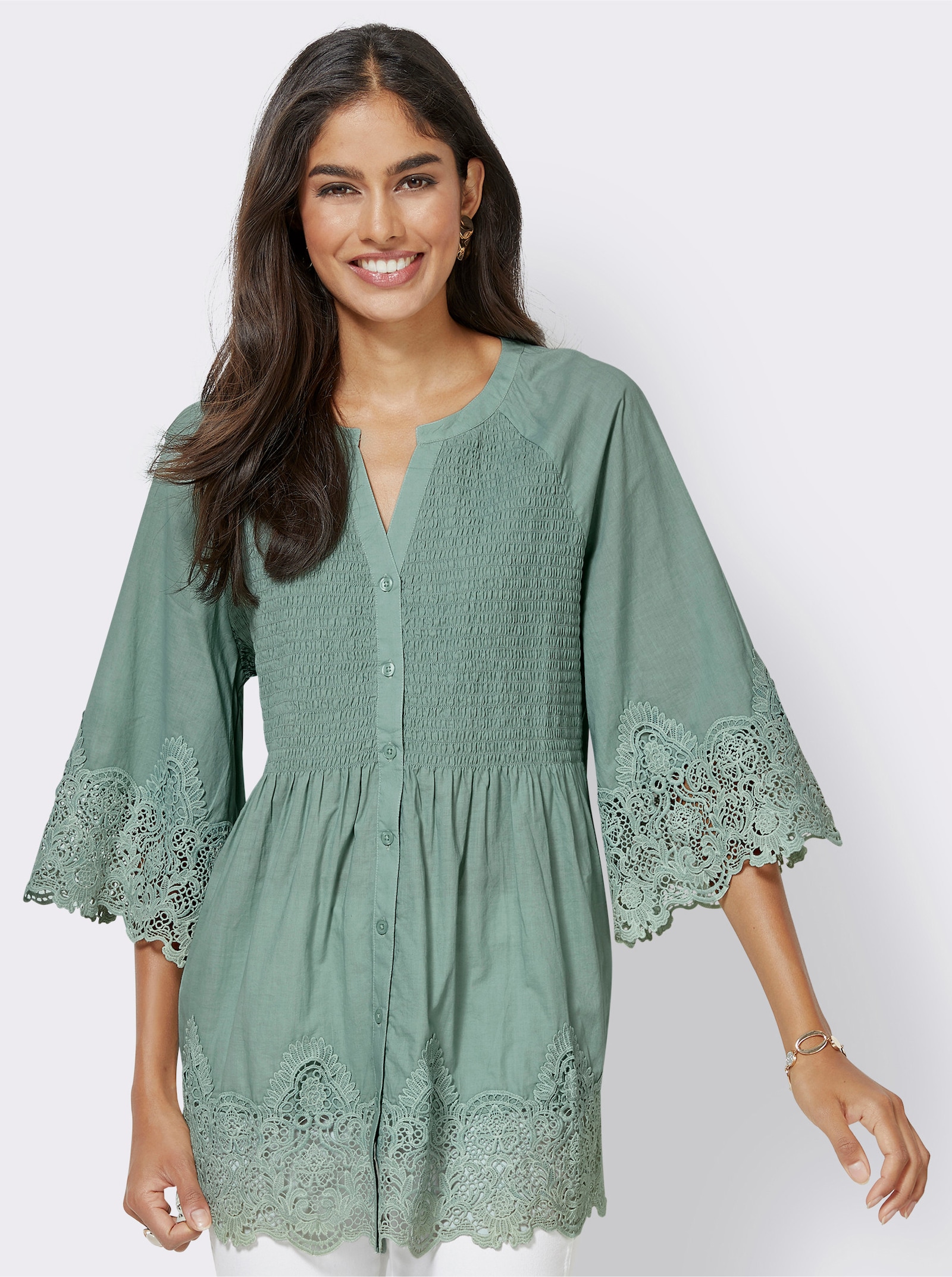 Spetsblus med smockinfällning - mint