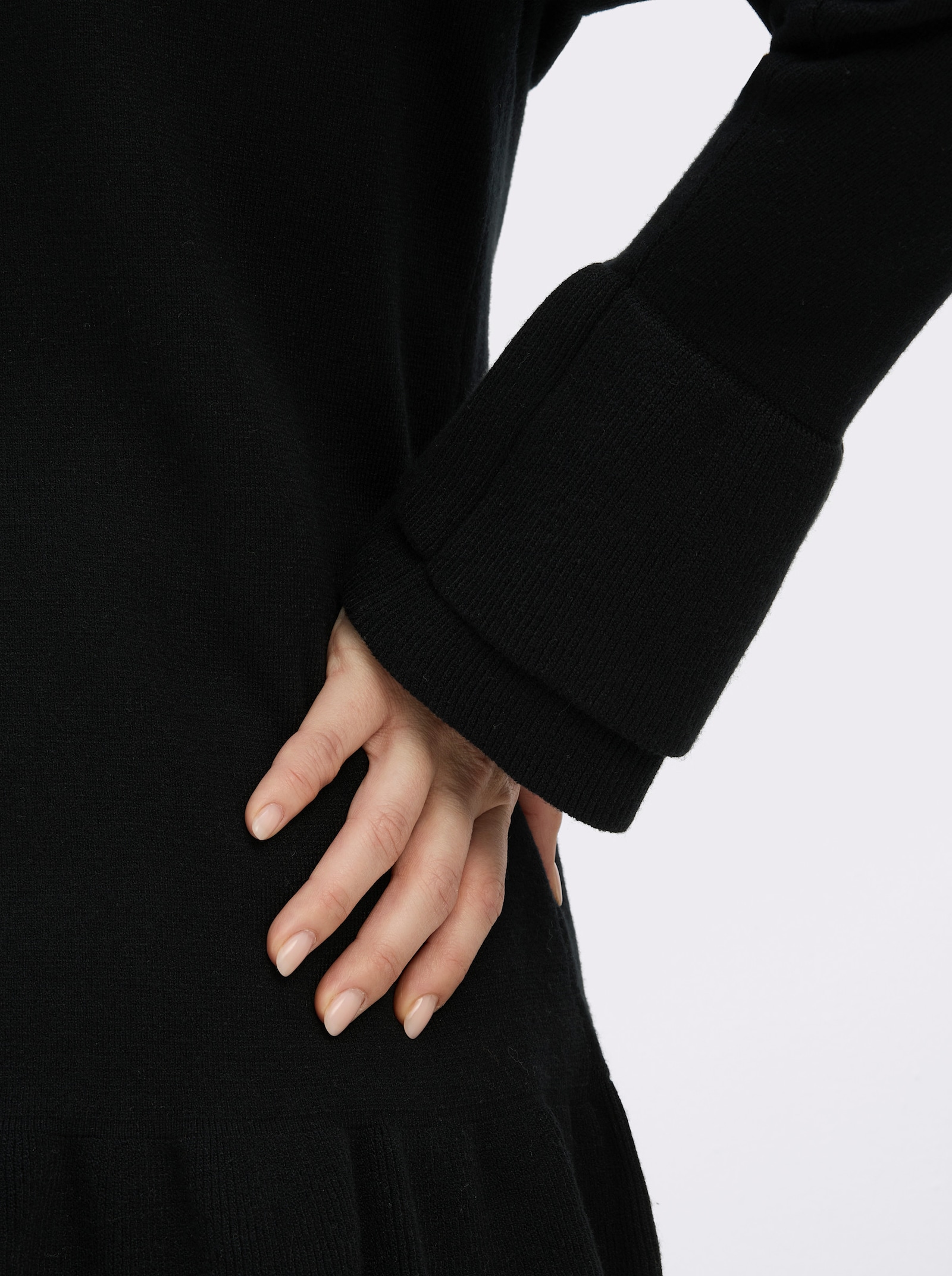 sheego Shirtjacke mit Rüschen - schwarz