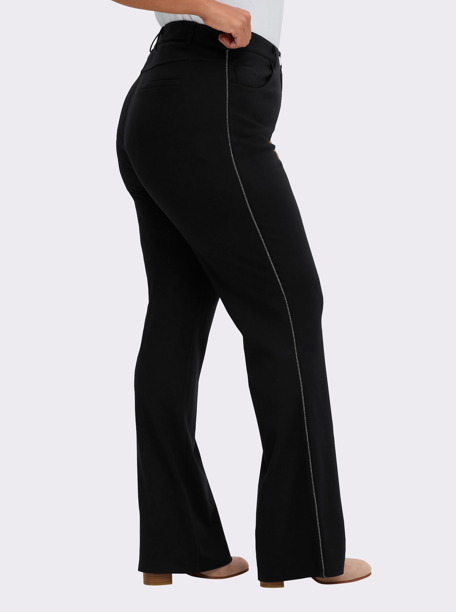 sheego Bootcuthose mit Glanzgarn-Paspel seitlich - schwarz