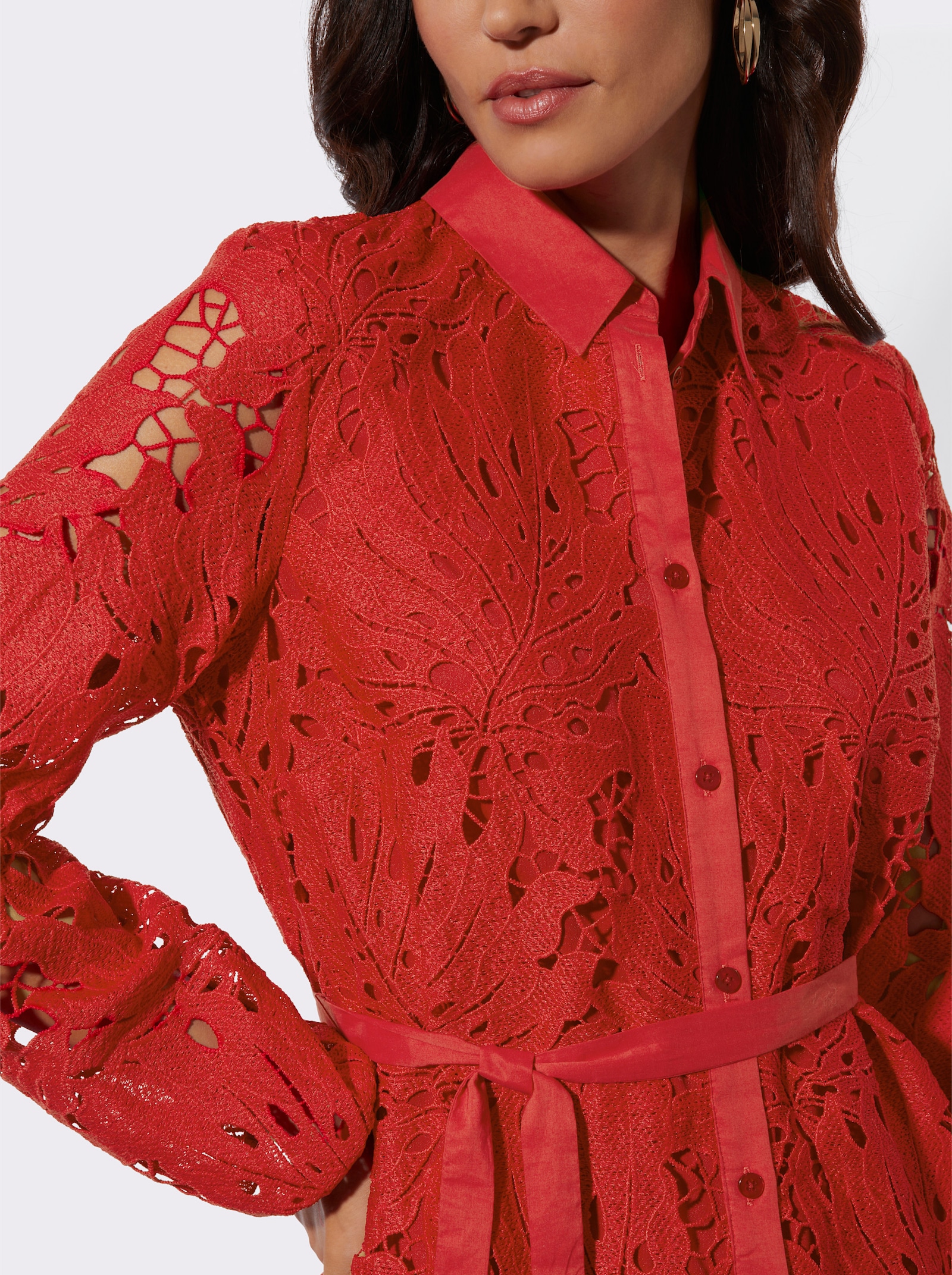  Spitzenbluse mit Bindegürtel - rot