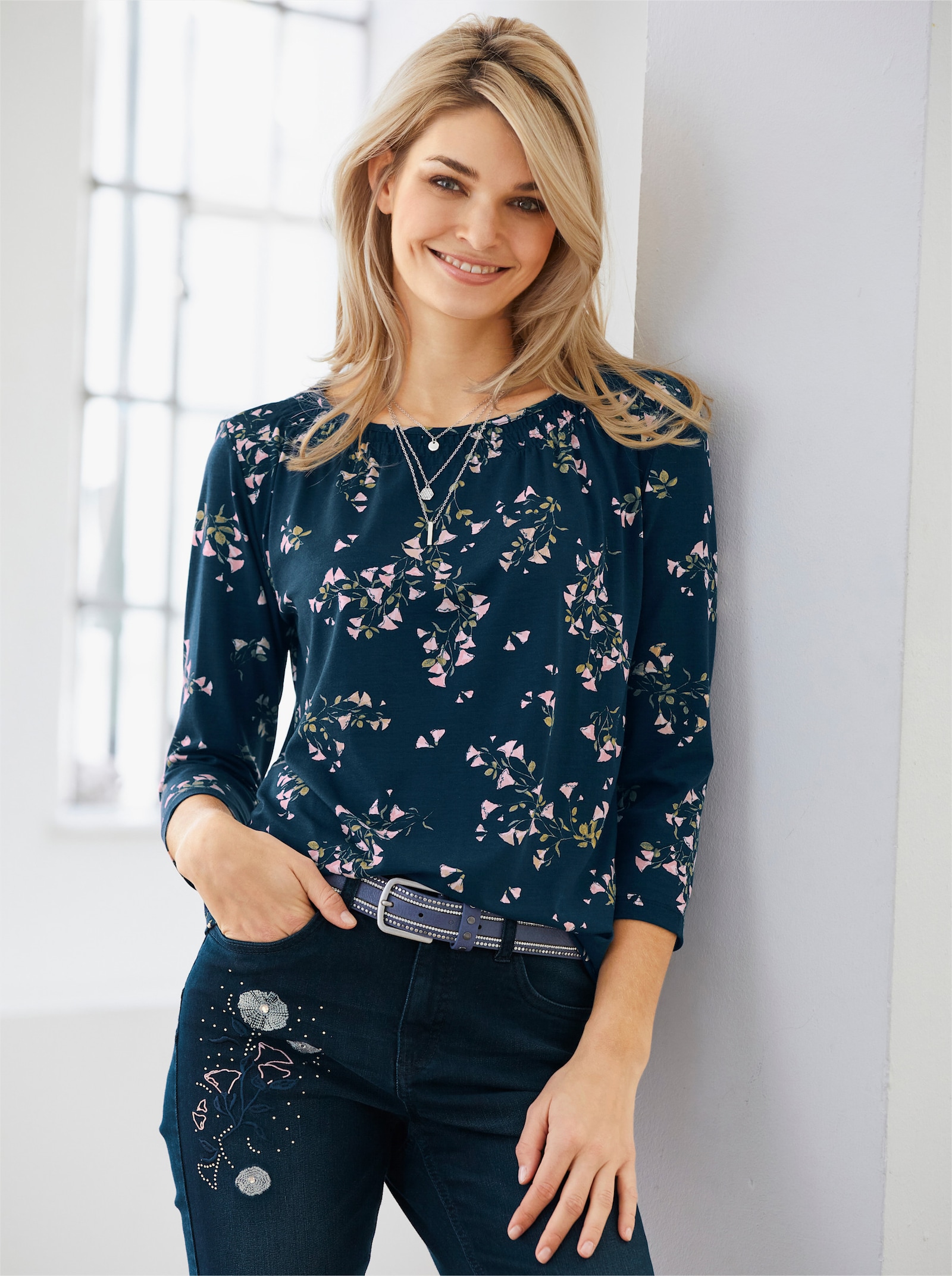 heine Shirt met 3/4-mouwen van viscose - donkerblauw/poudre bedrukt