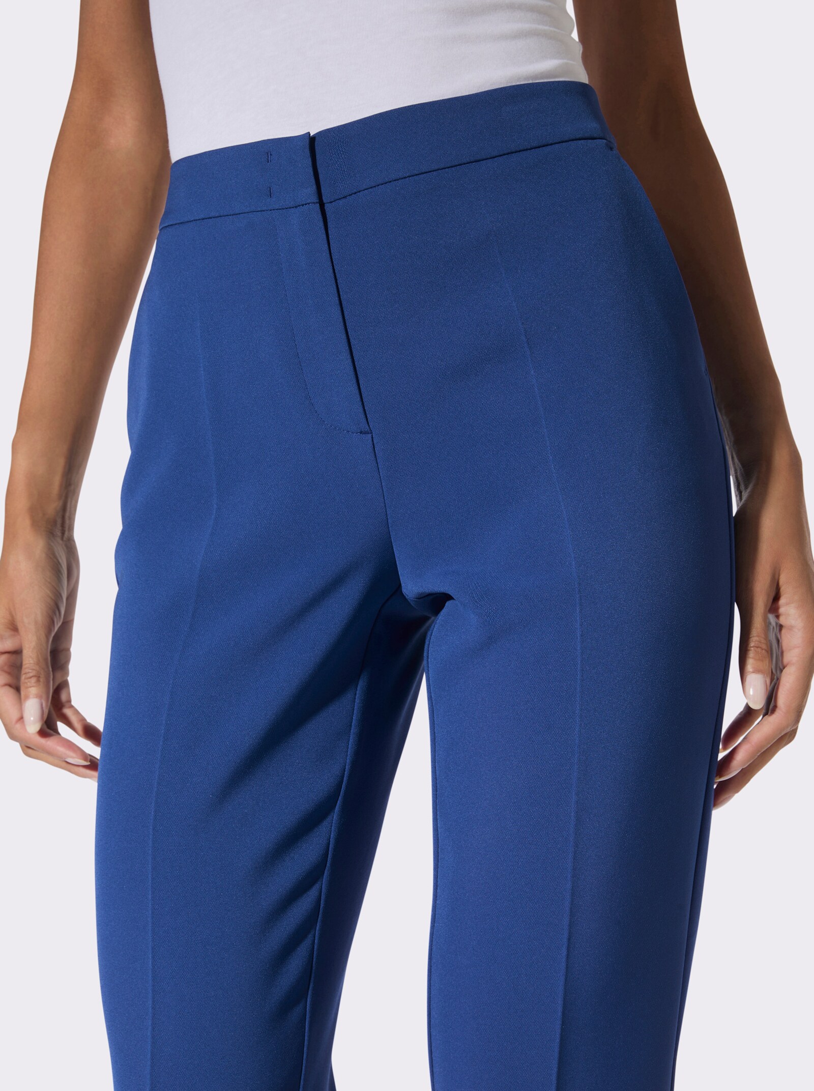 Bügelfaltenhose in strukturierter Qualität - royalblau