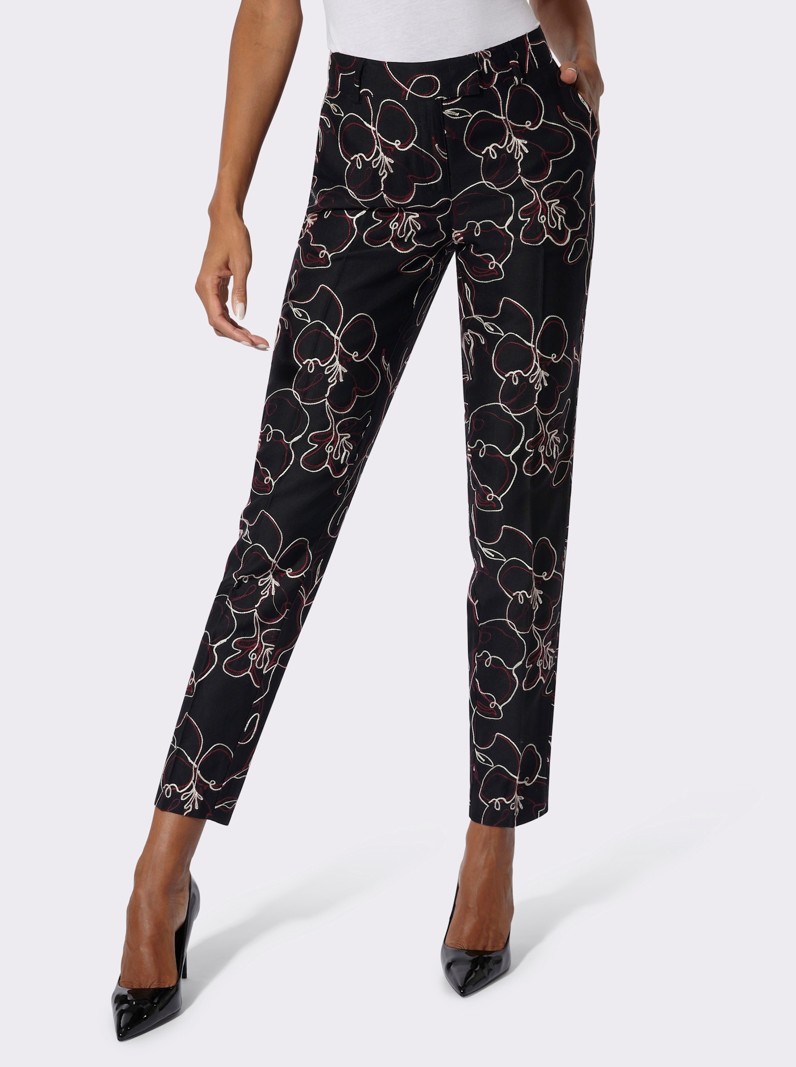 Hose mit aufwendiger Stickerei - schwarz-burgund-gemustert