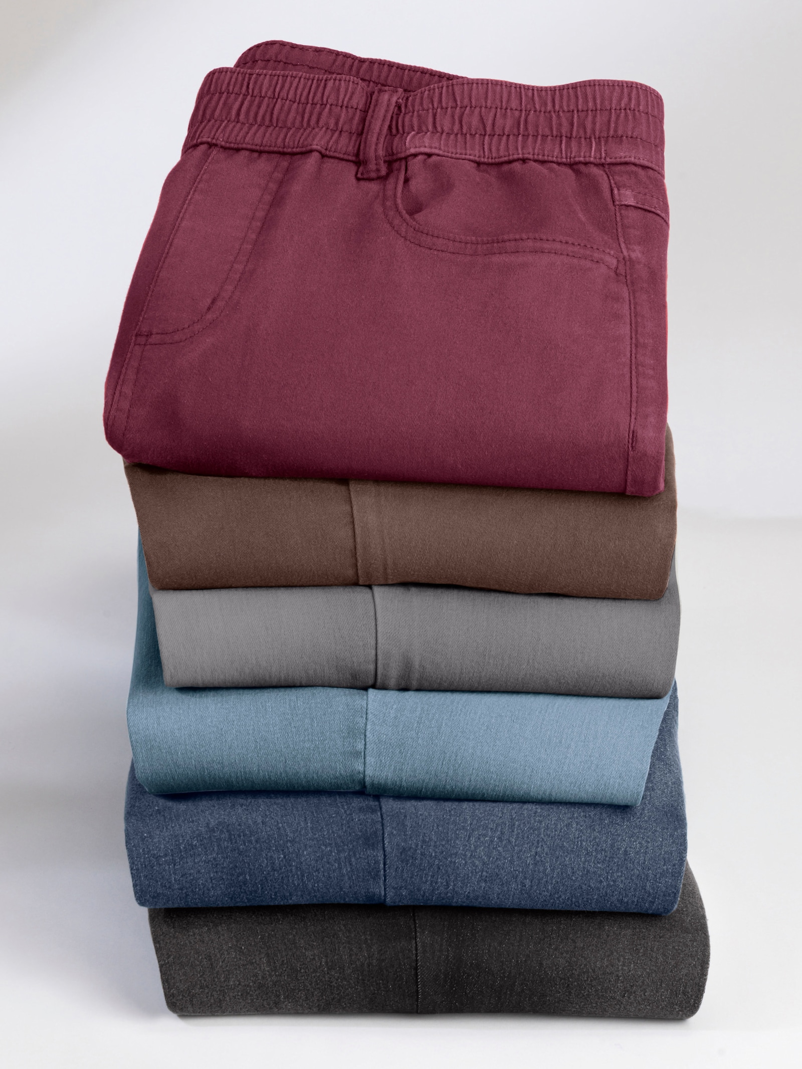 High-waist-Jeans mit hohem Rundum-Dehnbund - bordeaux
