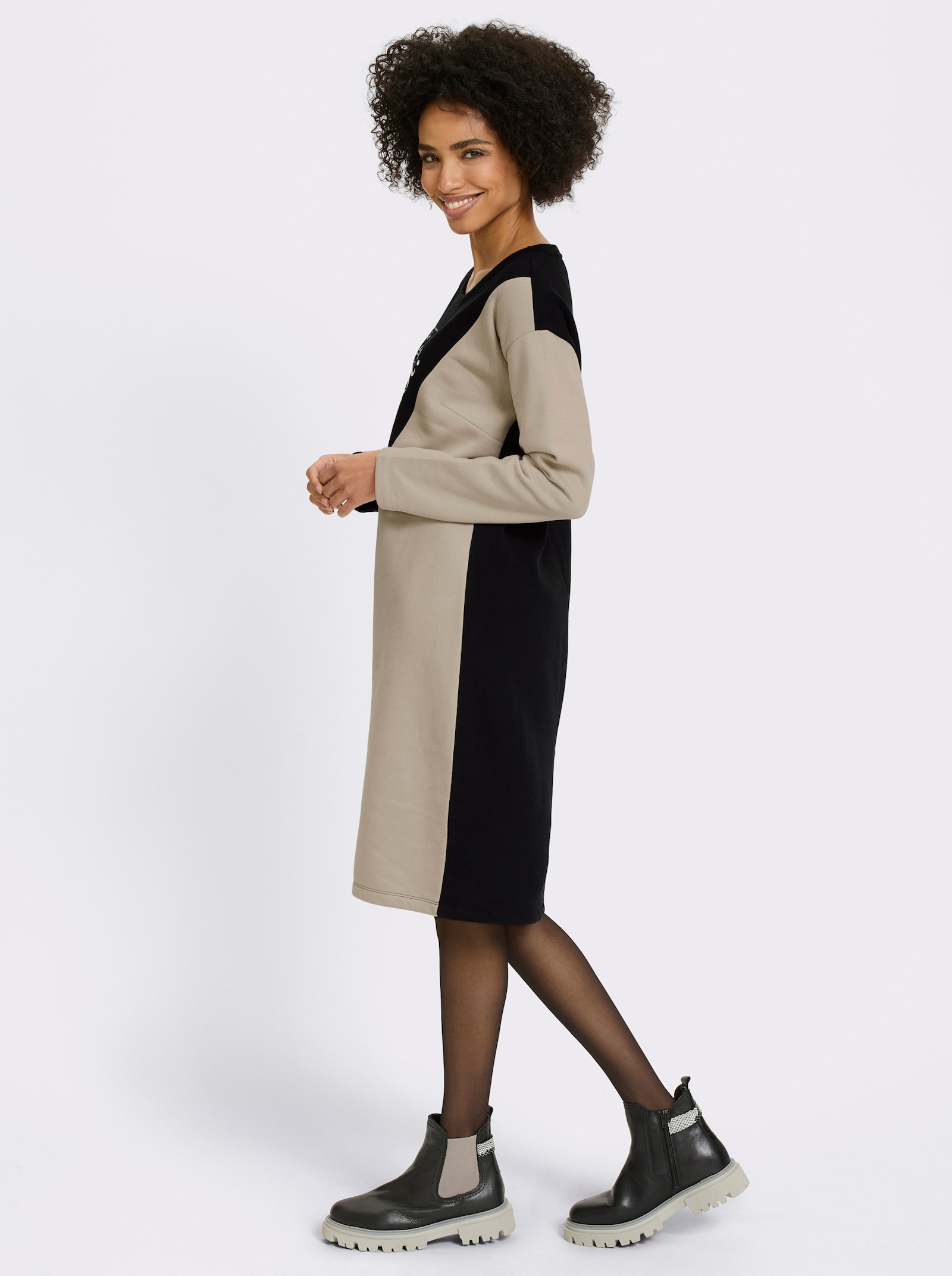 heine Sweatkleid mit diagonalem Streifen - sesam-schwarz-bedruckt