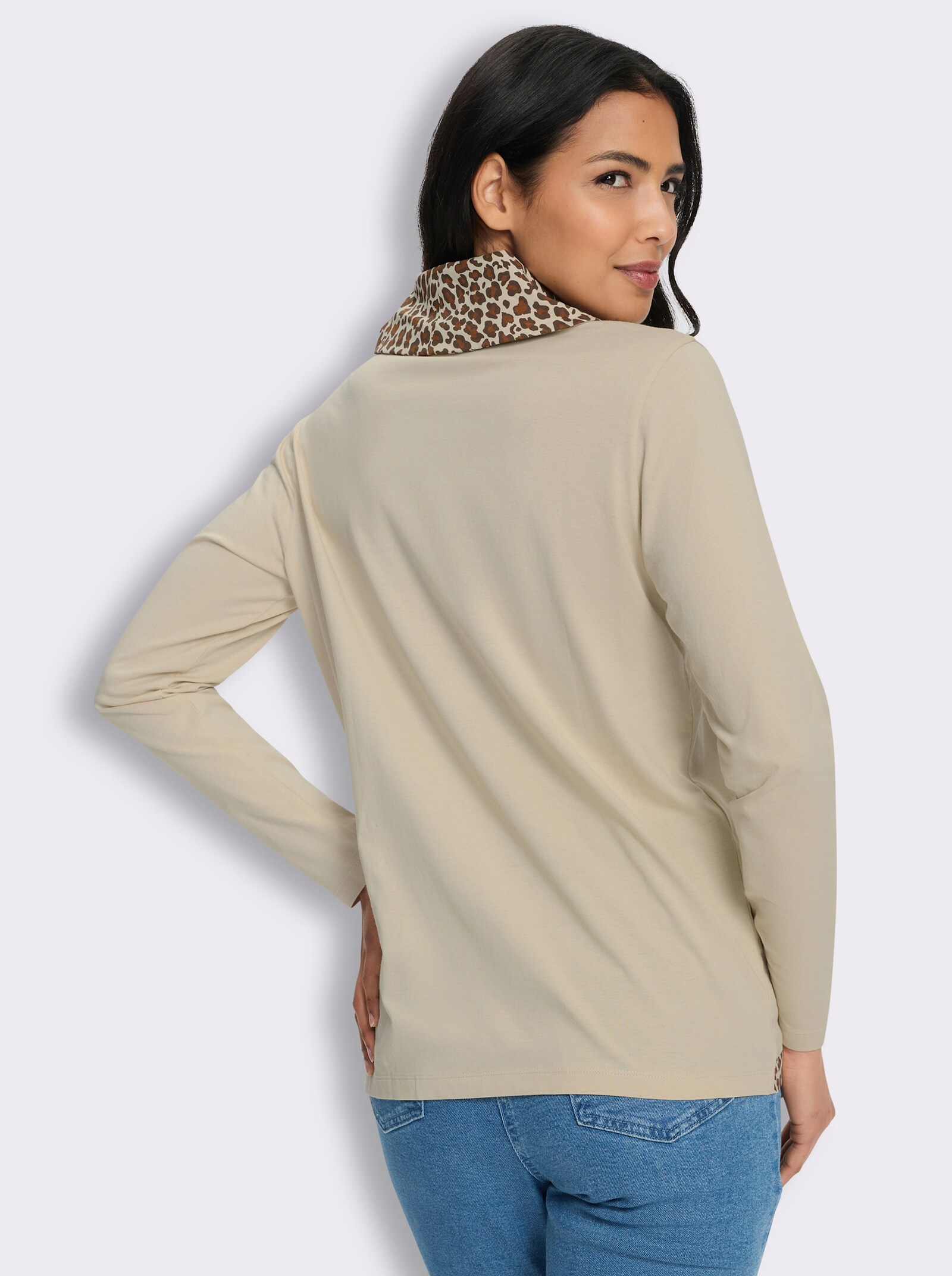 Rollkragenshirt mit abgerundetem Saum vorne - sand-schoko