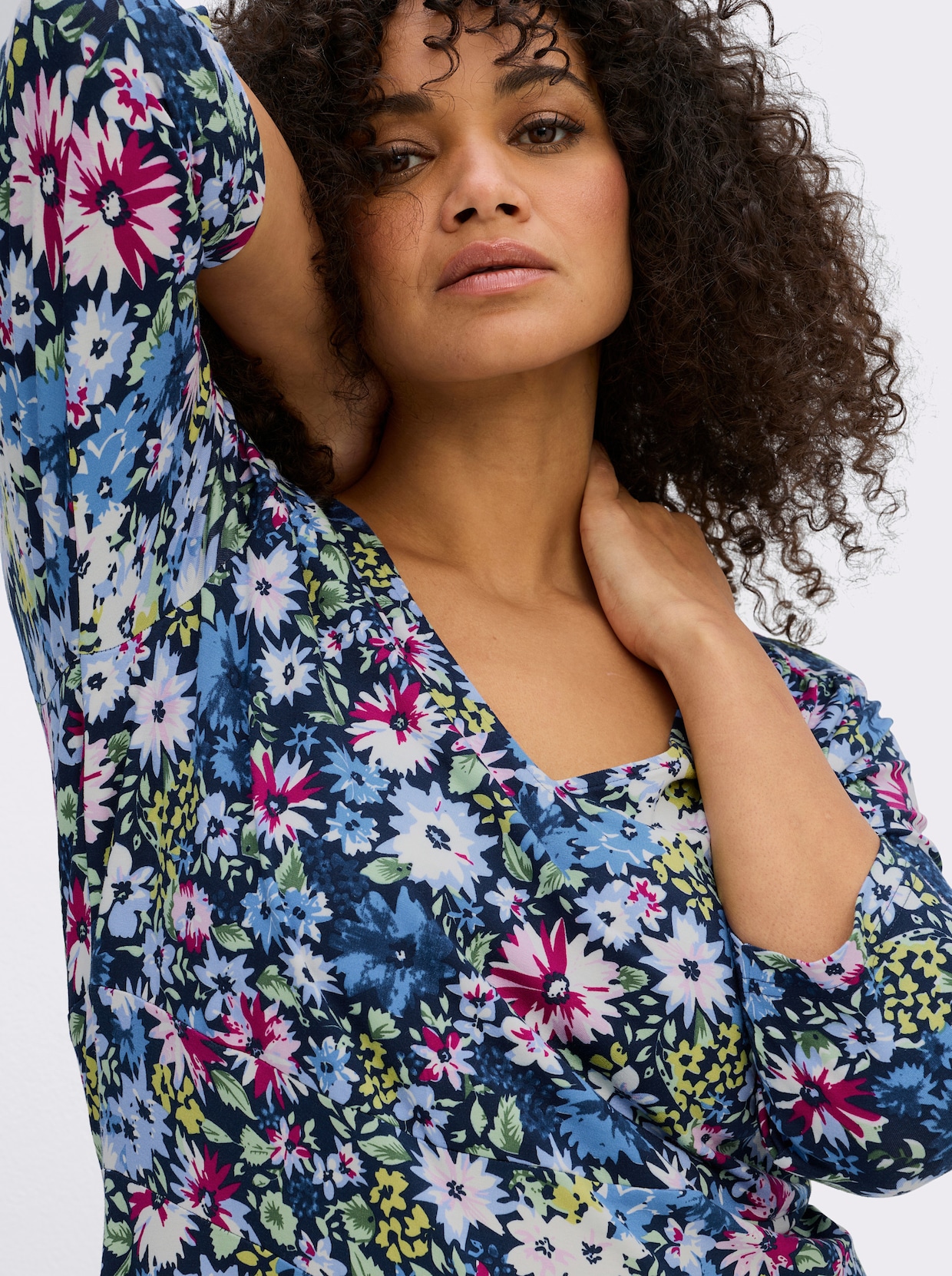 sheego by Joe Browns Robe en jersey avec imprimé floral - bleu-foncé-bleu-ciel-à-motifs