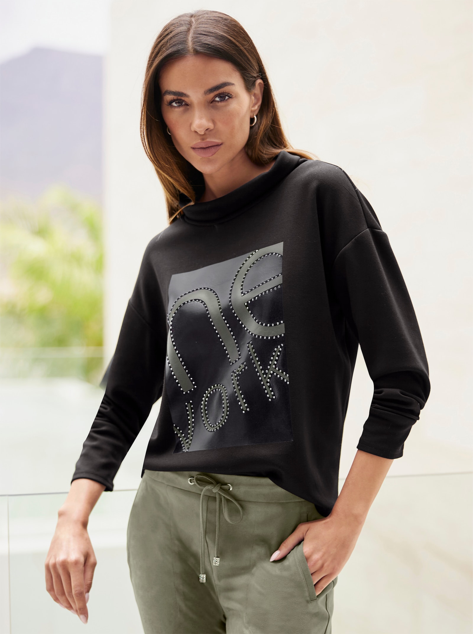 heine Sweatshirt mit Glitzer-Print im Vorderteil - schwarz
