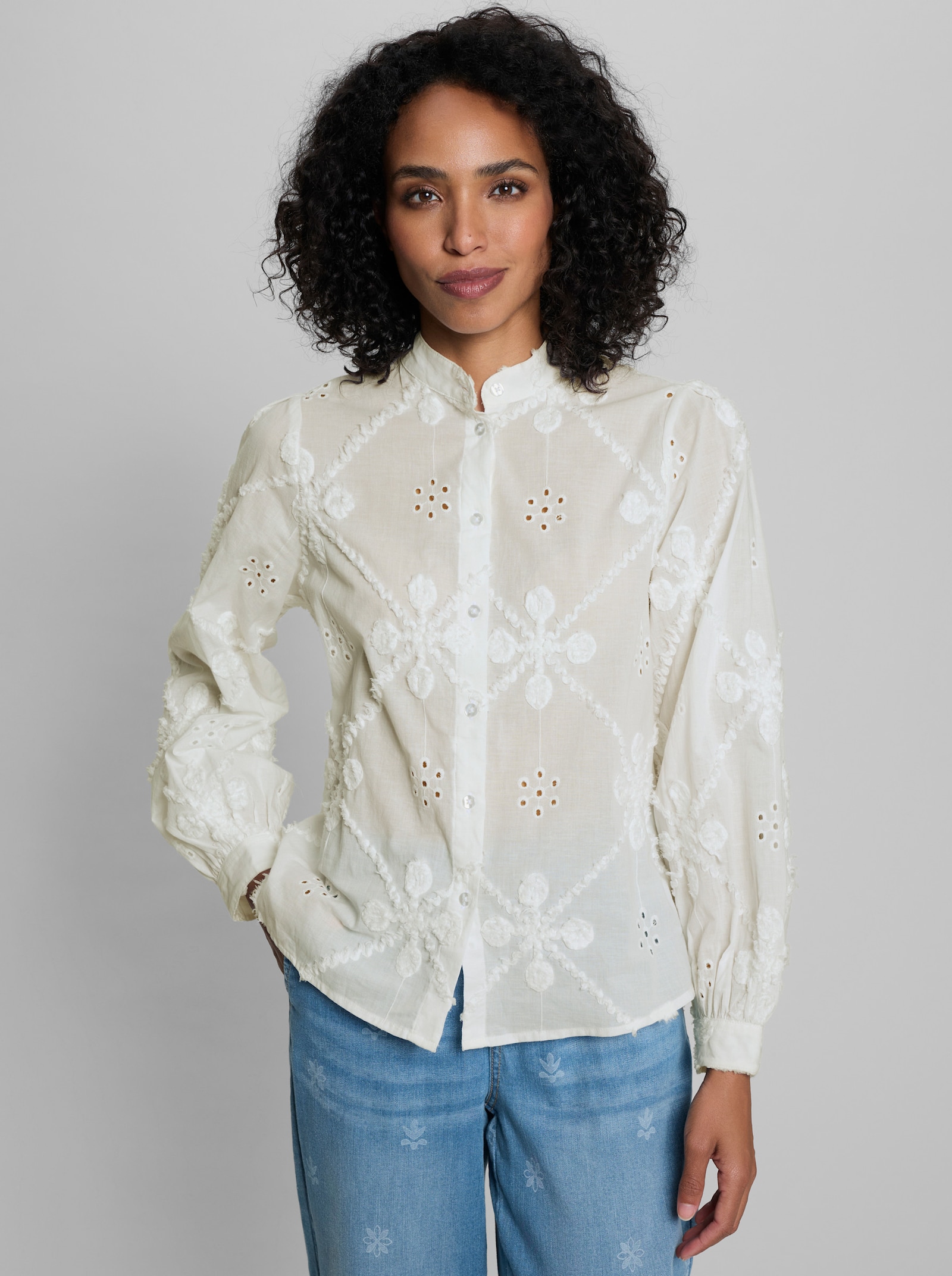 heine Baumwollbluse mit Blumen-Applikationen - ecru