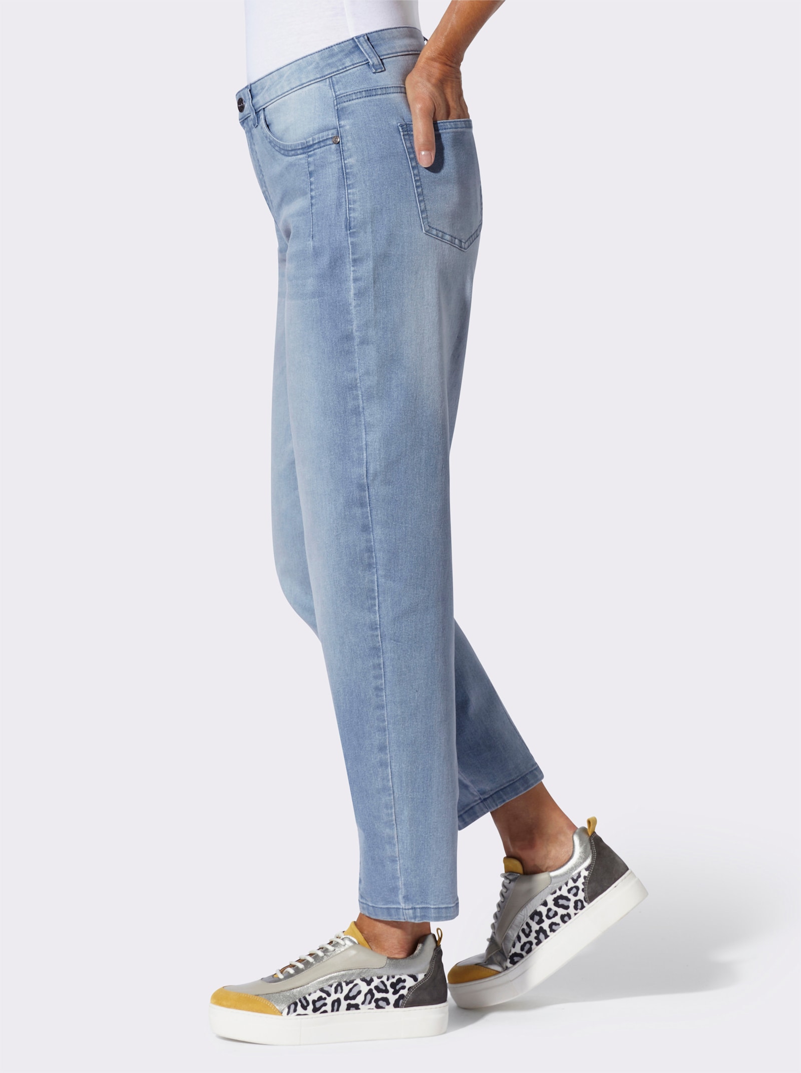 Jeans im Mom-Schnitt - blue-bleached