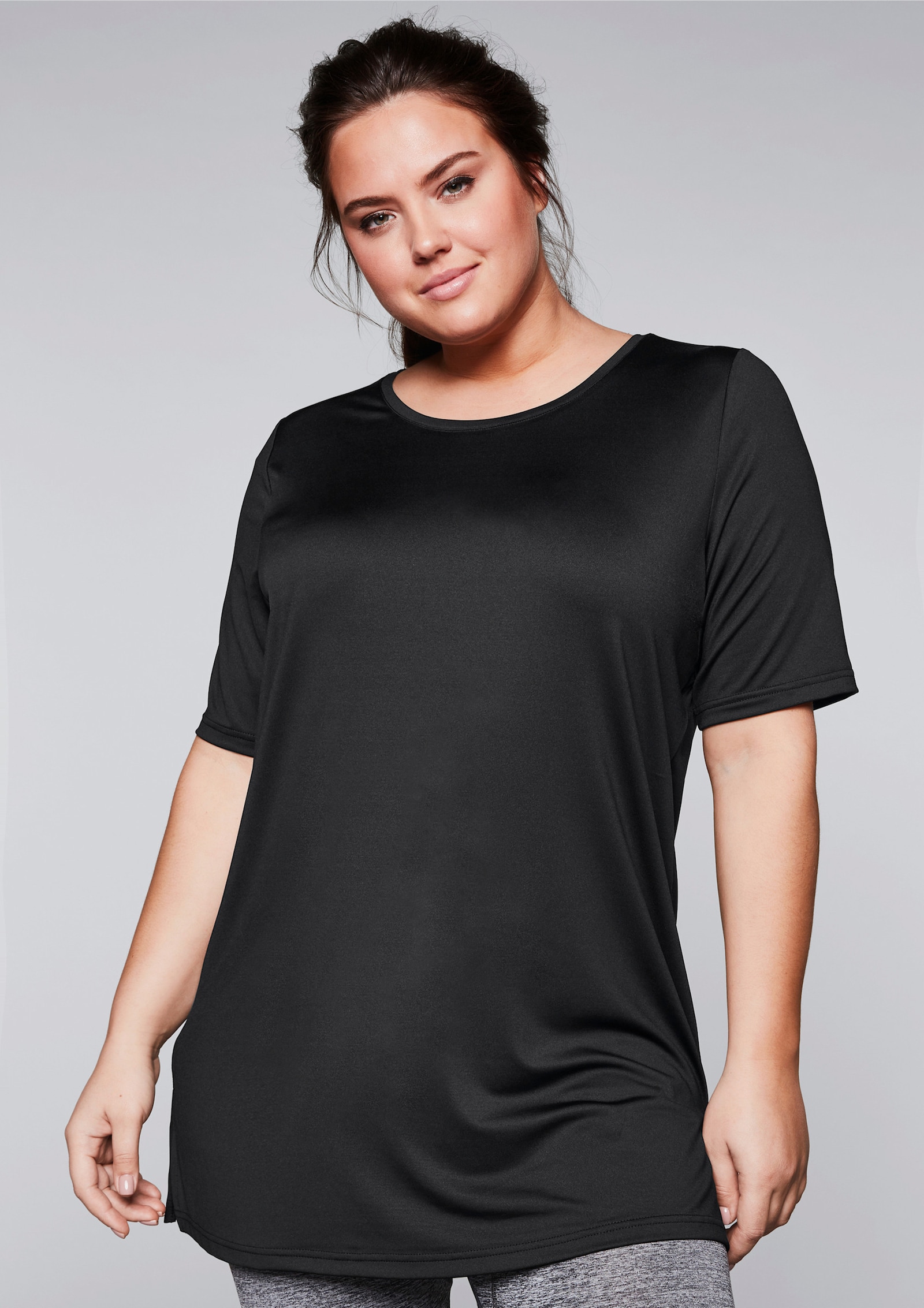 sheego Functioneel shirt in lang model - zwart