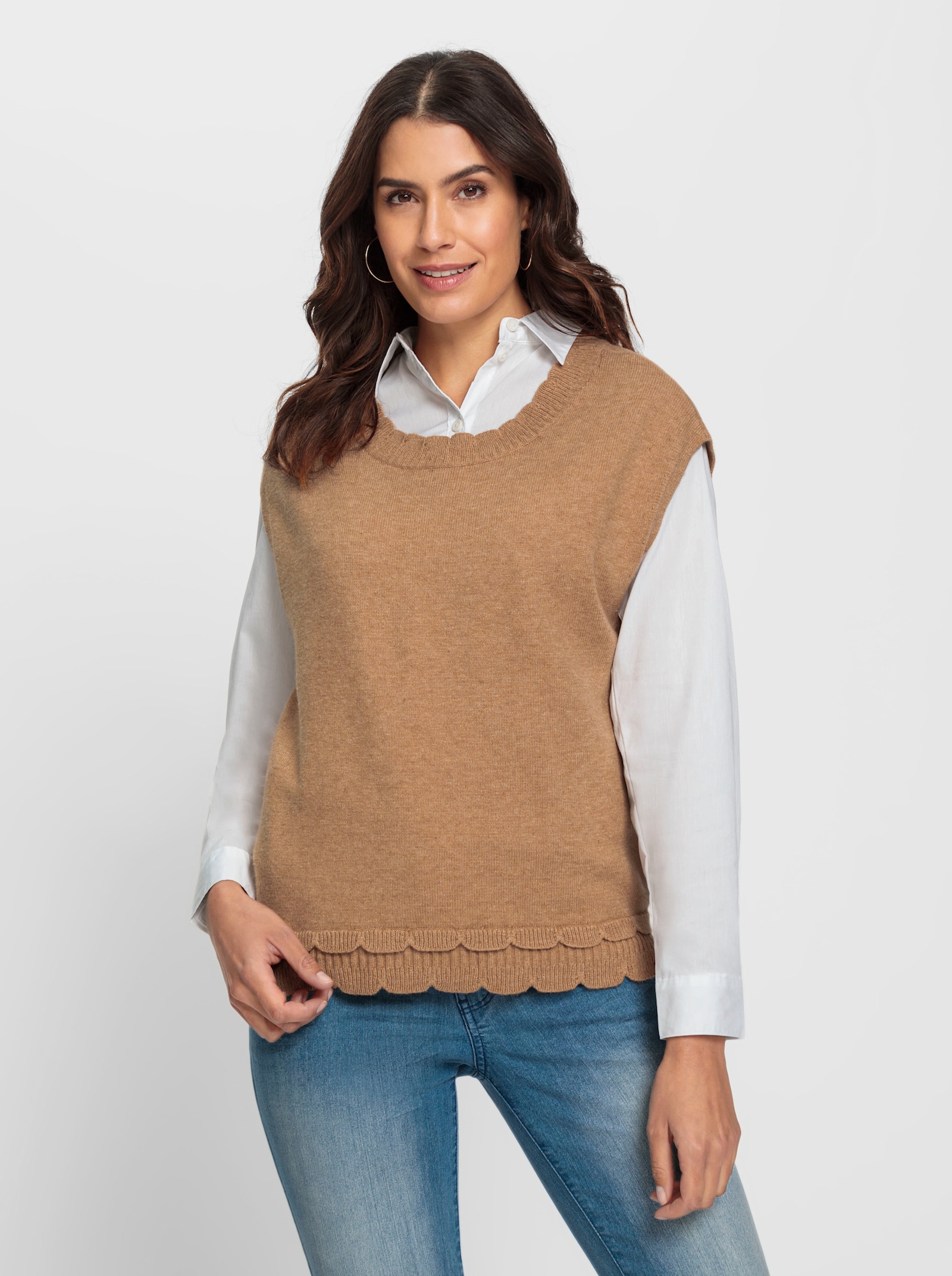 Pullunder mit gebogten Abschlüssen - camel-meliert